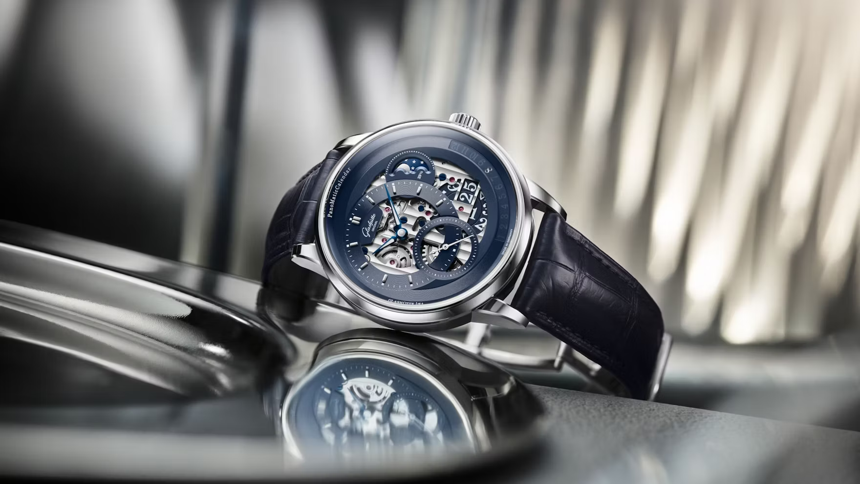 The Rational Poetics of German Dawn: Glashütte Original PanoMaticCalendar Platinum Edition's Structural Beauty