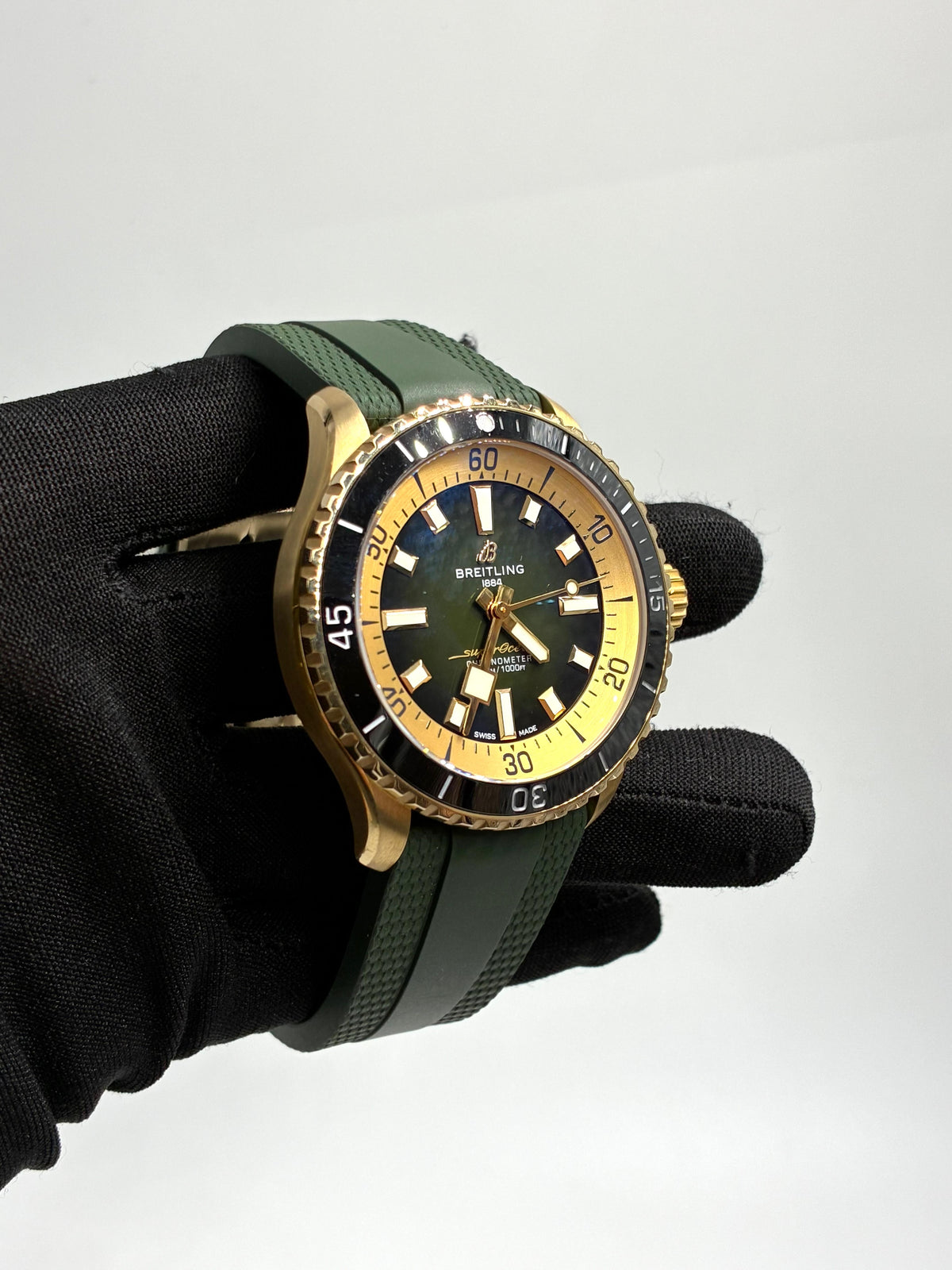 Breitling Superocean 42 Automatic 42 N17375201L1S1