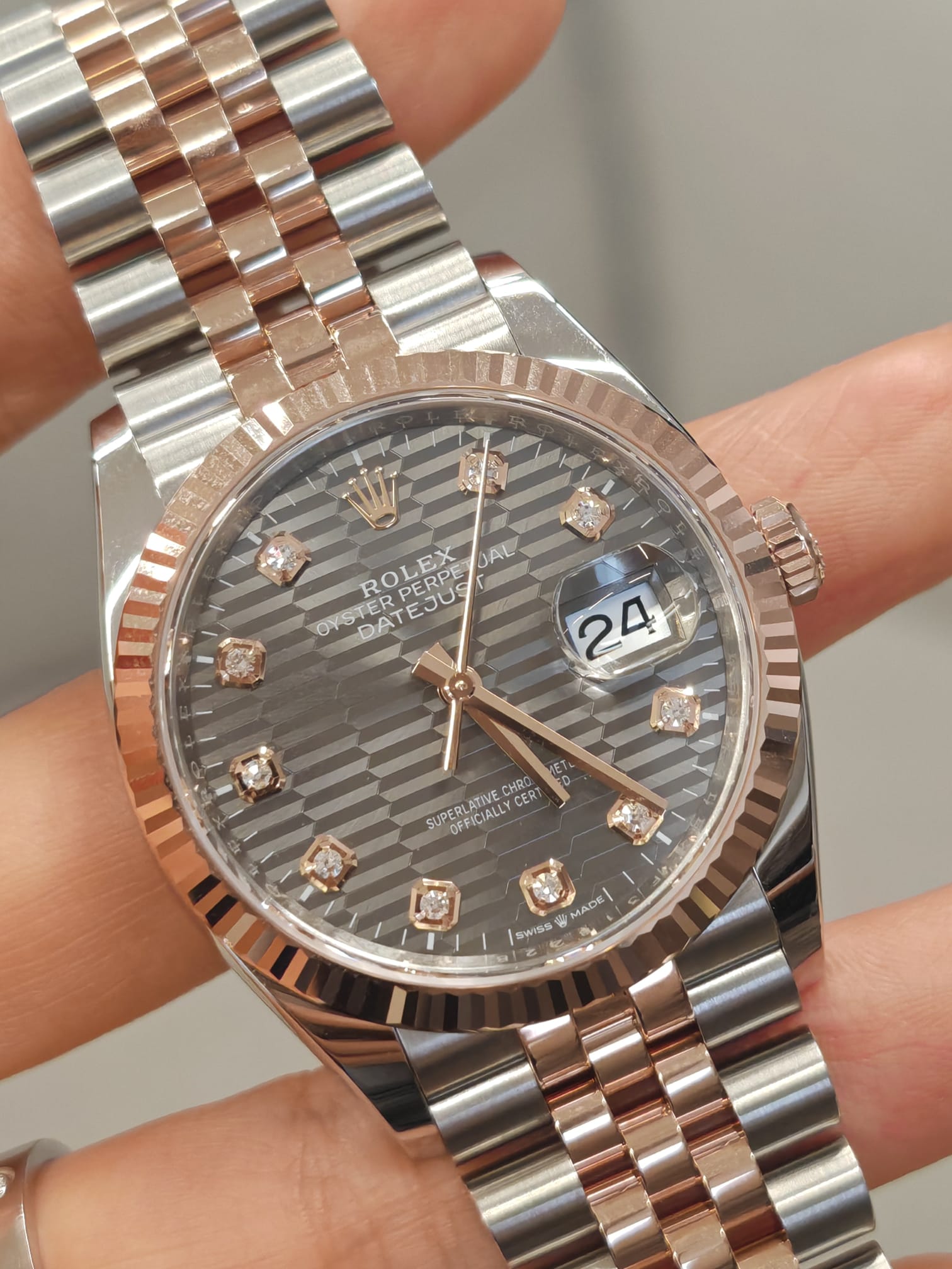 Rolex Datejust 36 126231G Grau geriffelte Oyster 2024