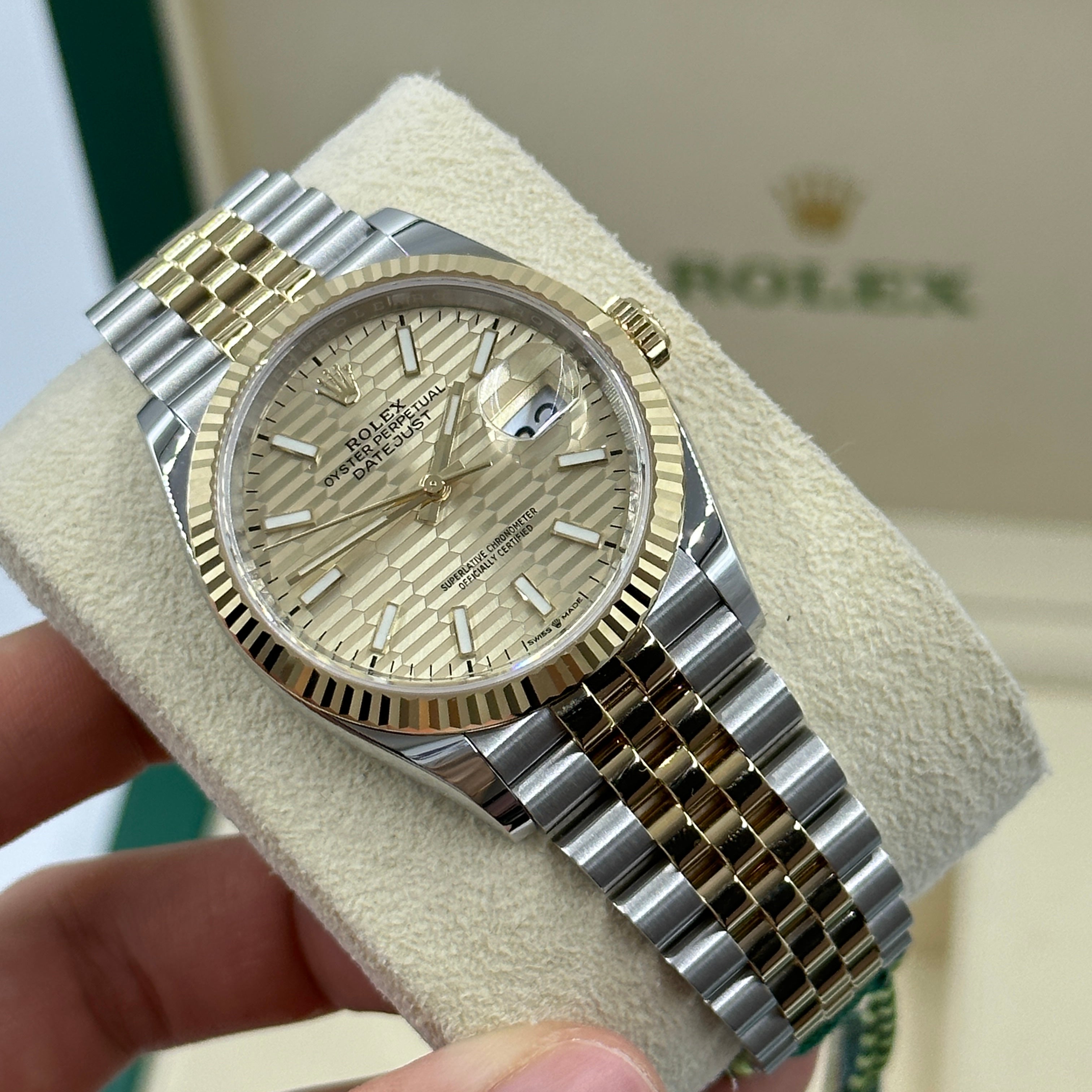 Rolex Datejust 36  126233 CHAMP FLUTED JUB