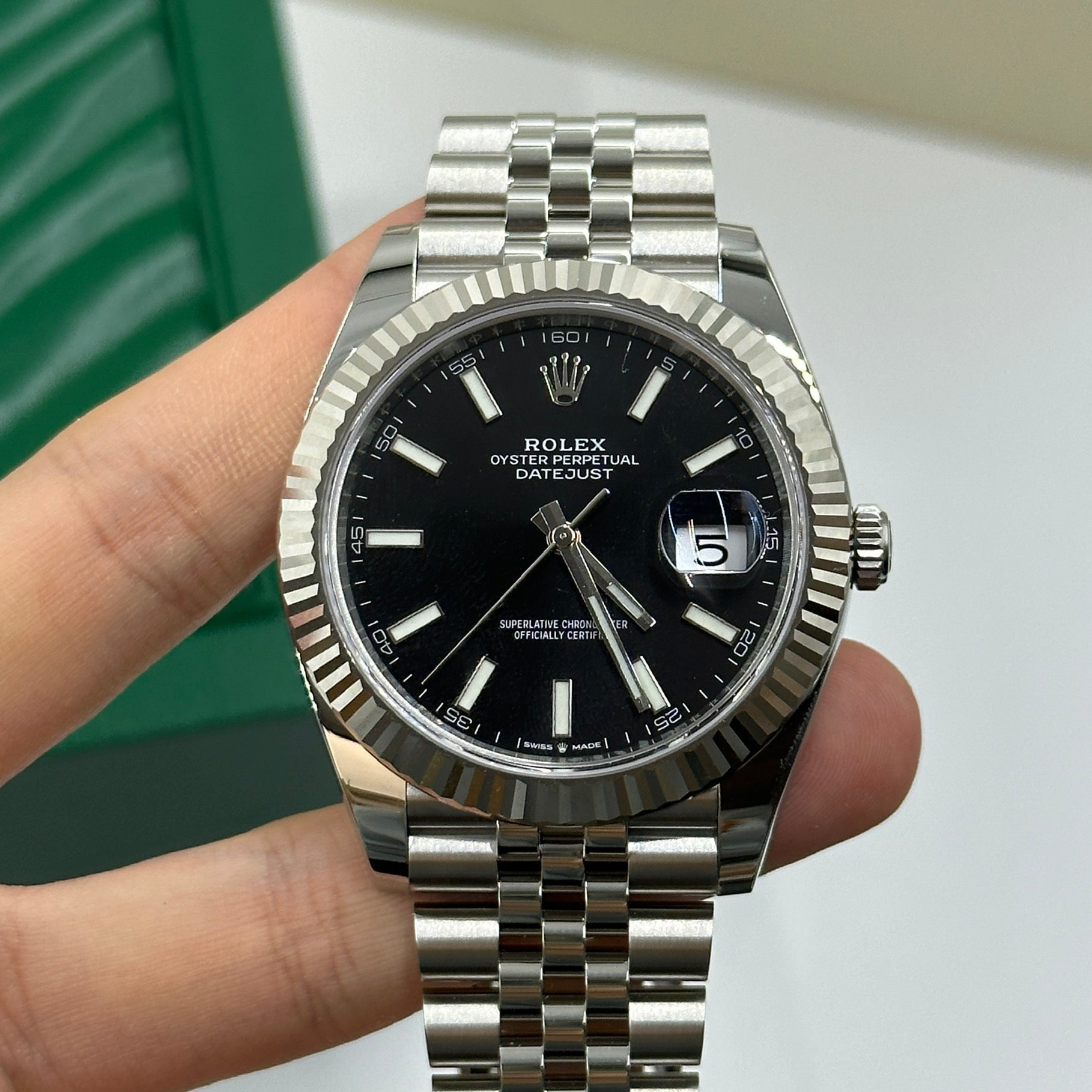Rolex Datejust 41 126334 Black Index Jubilee
