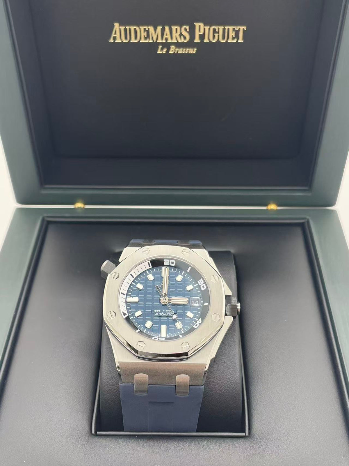 Audemars Piguet 15720ST.OO.A027CA.01