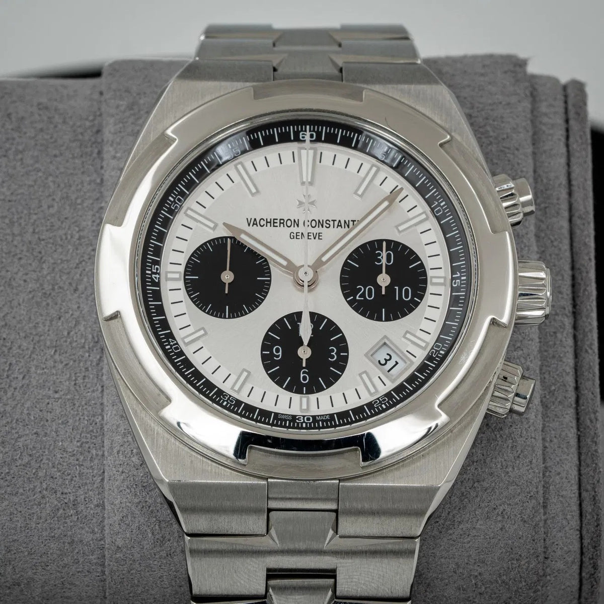 Vacheron Constantin Overseas 5520V/210A-B686 2026
