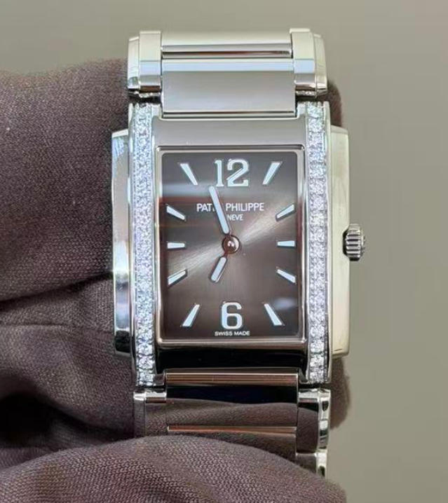 Patek Philippe 4910/1200A-010 2026