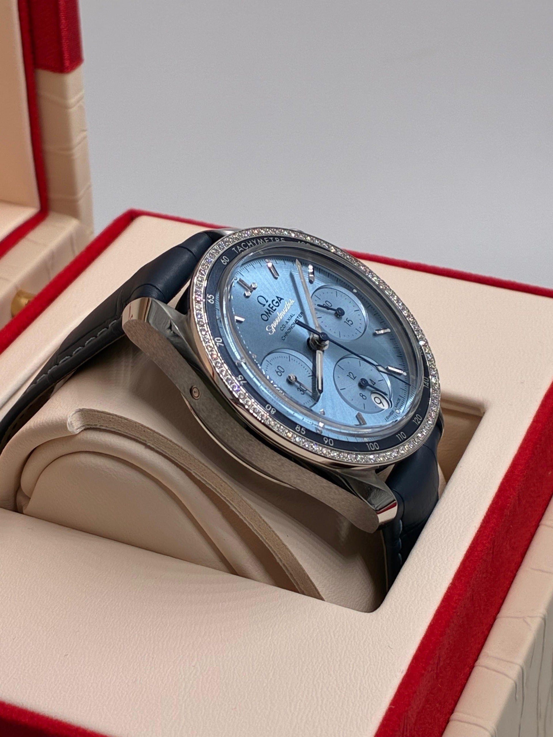 Omega Speedmaster 38 mm 324.38.38.50.03.001