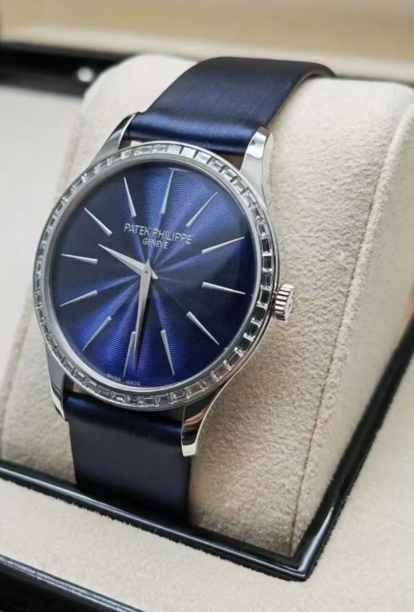 Patek Philippe Calatrava ref. 4997/200G-001 White Gold