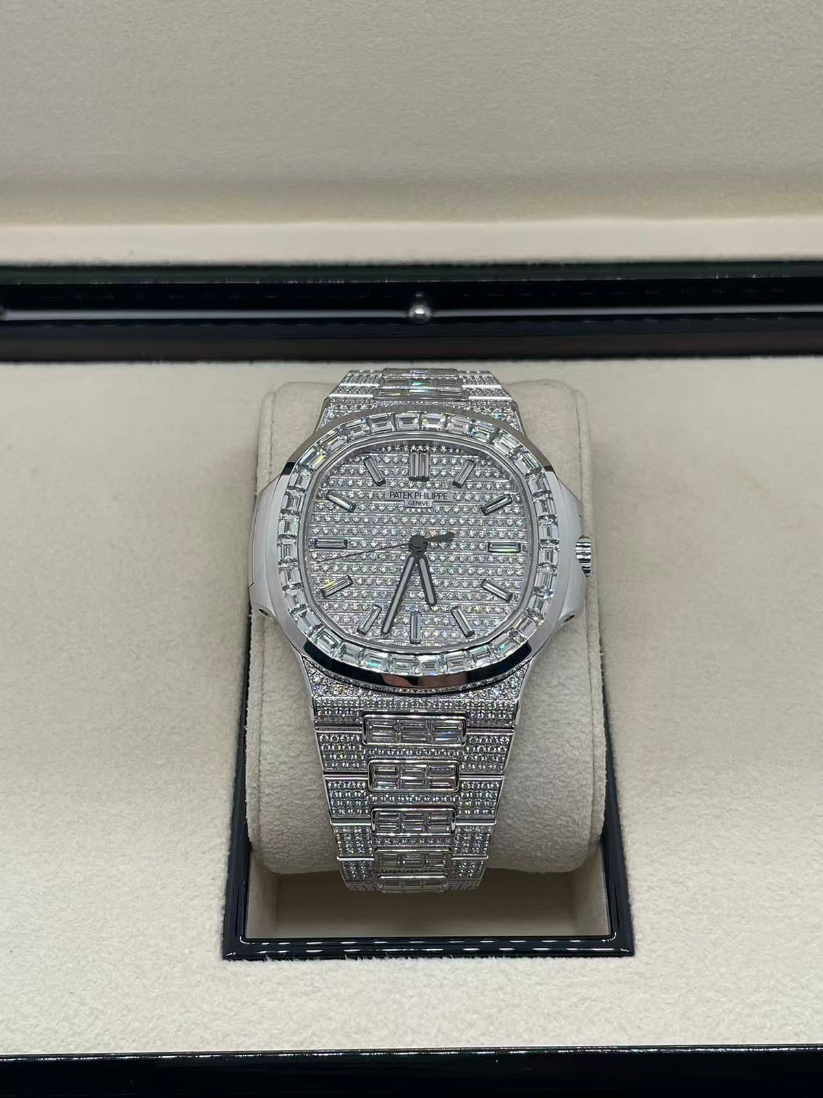 Patek Philippe Nautilus Ref. 5811/1460G-001 White Gold 2025