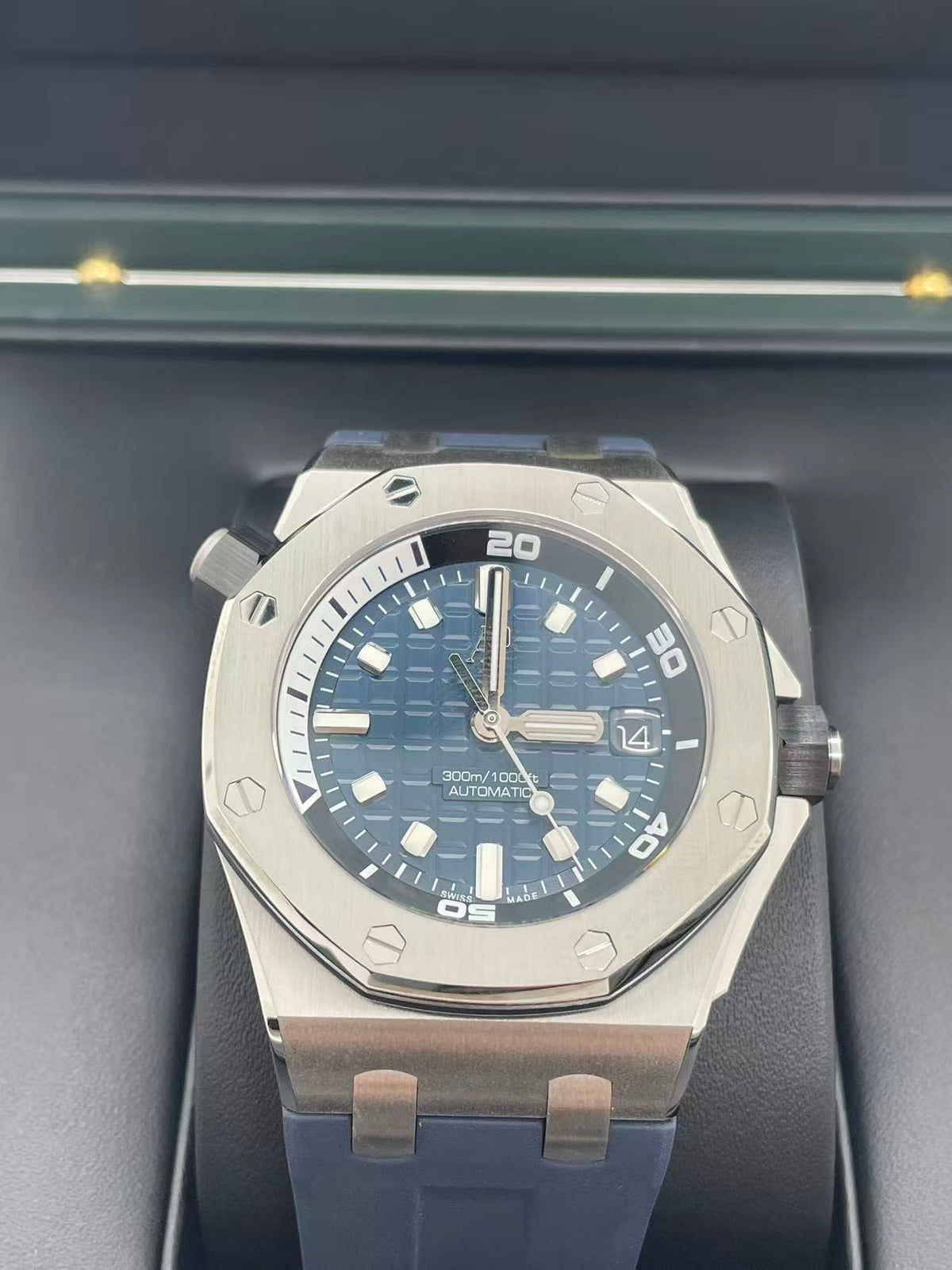 Audemars Piguet 15720ST.OO.A027CA.01
