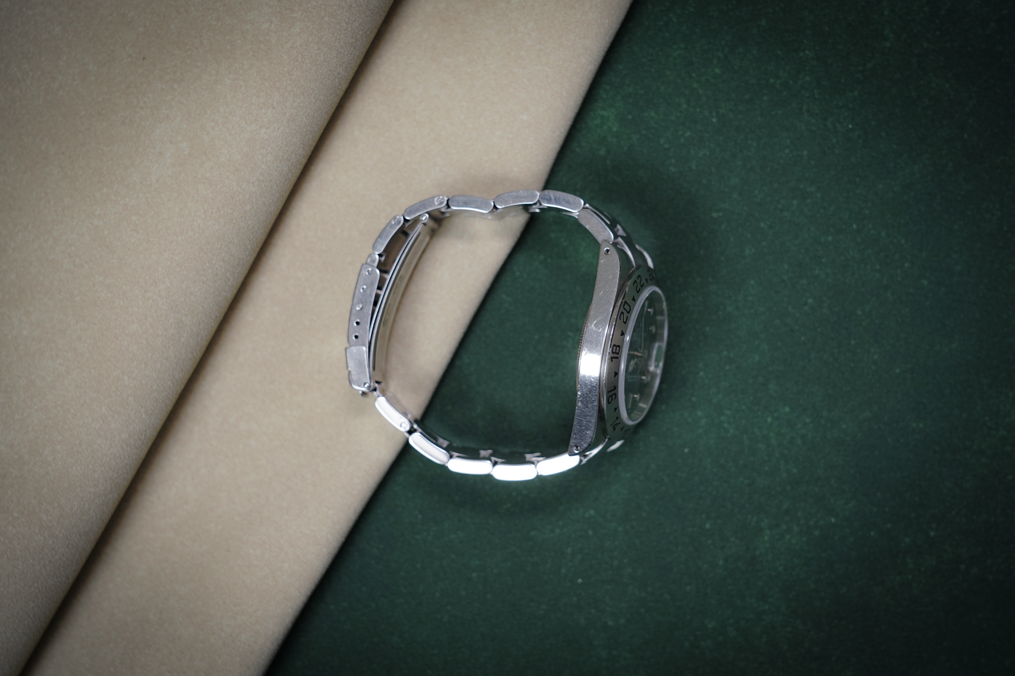 16570 Black with original paper