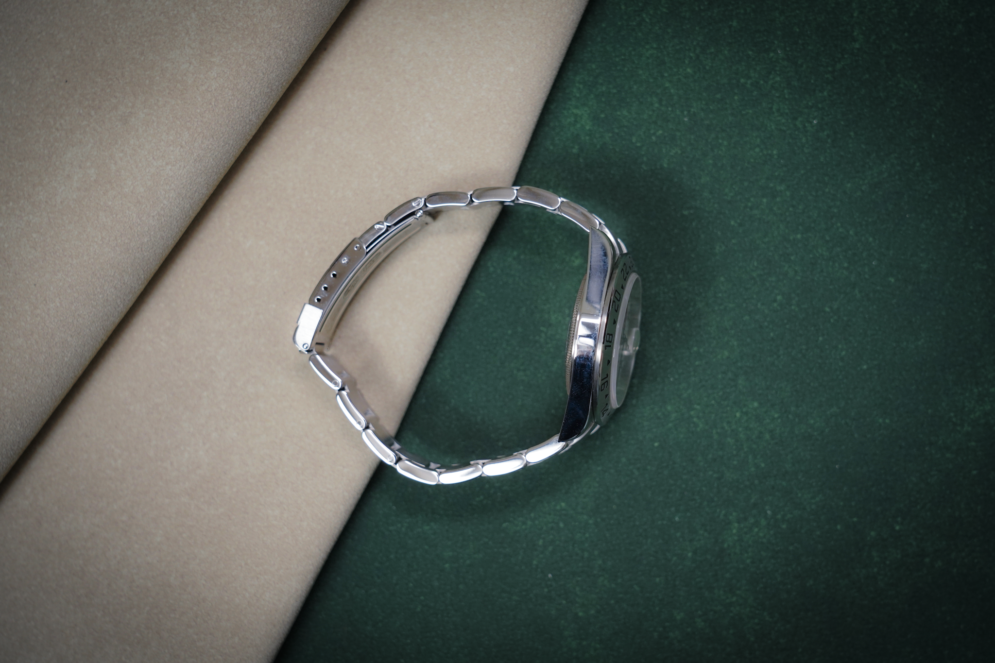 16570T White with original paper