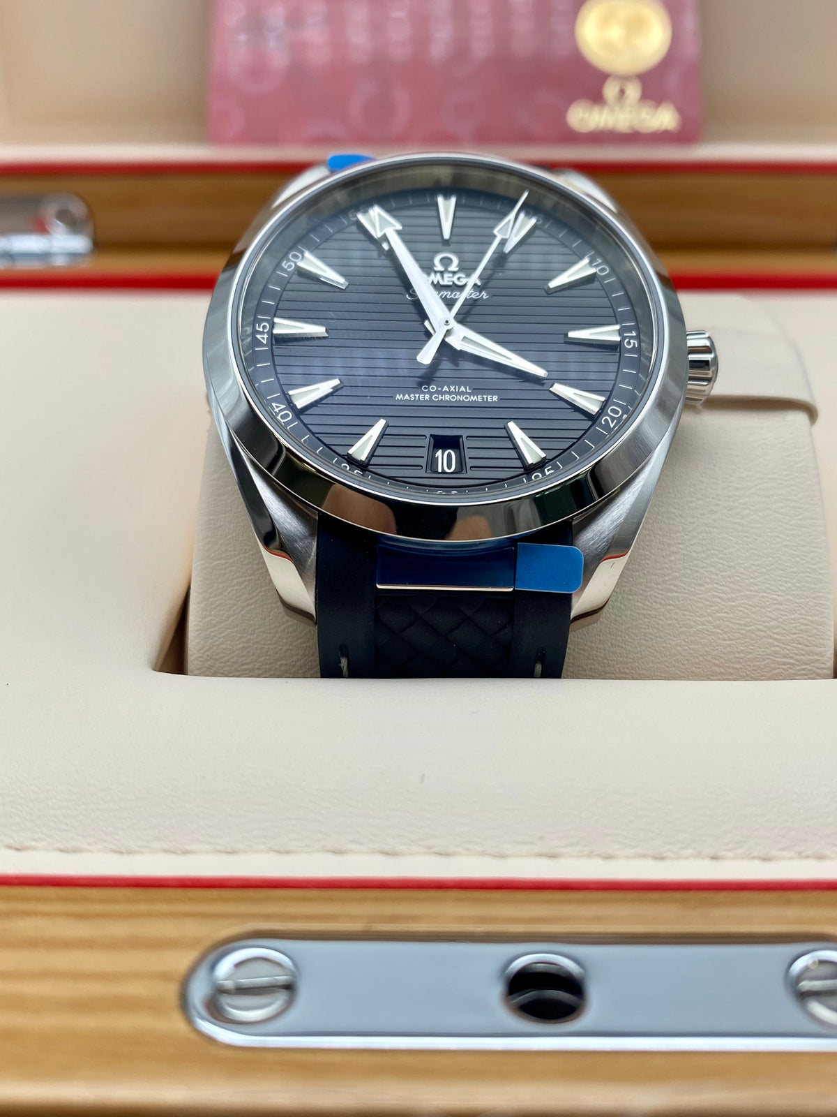 Omega 220.12.41.21.01.001 Seamaster Aqua Terra 150M Master Chronometer 41