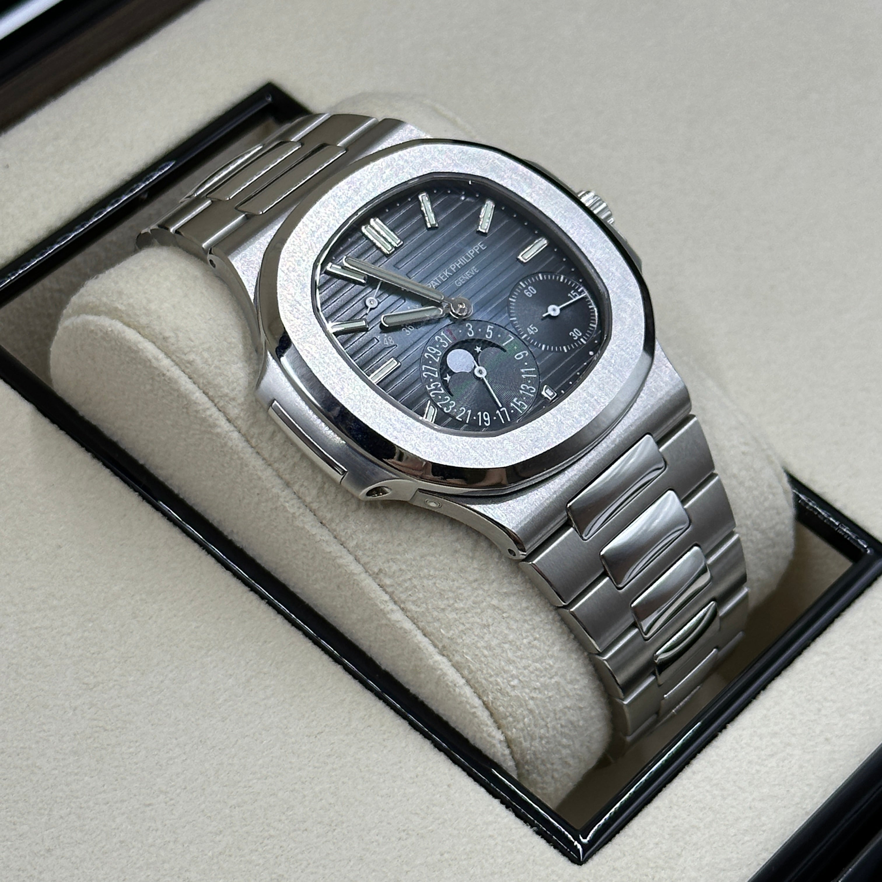 Patek Philippe Nautilus Watch 5712/1A-001 2024