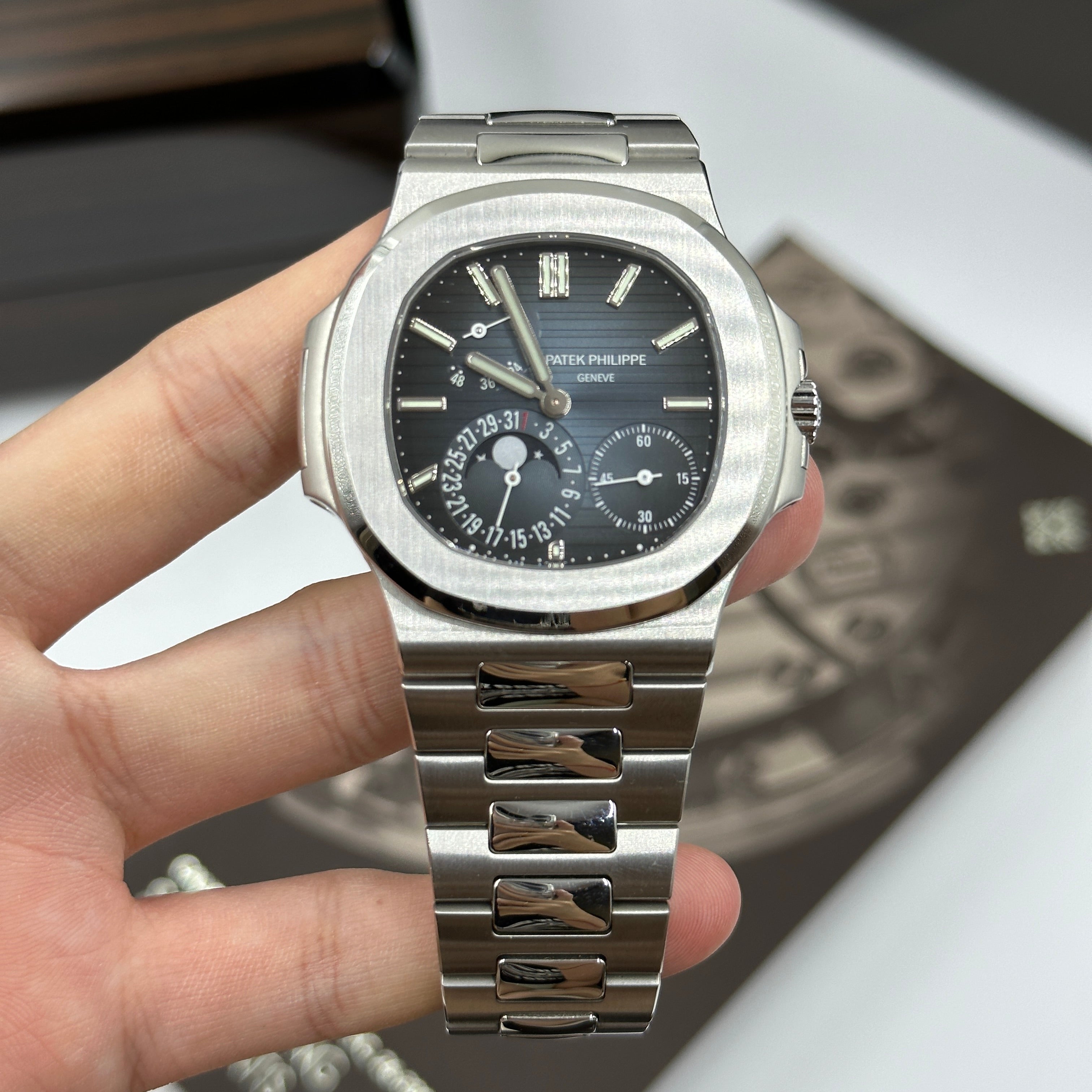 Patek Philippe Nautilus Watch 5712/1A-001 2024