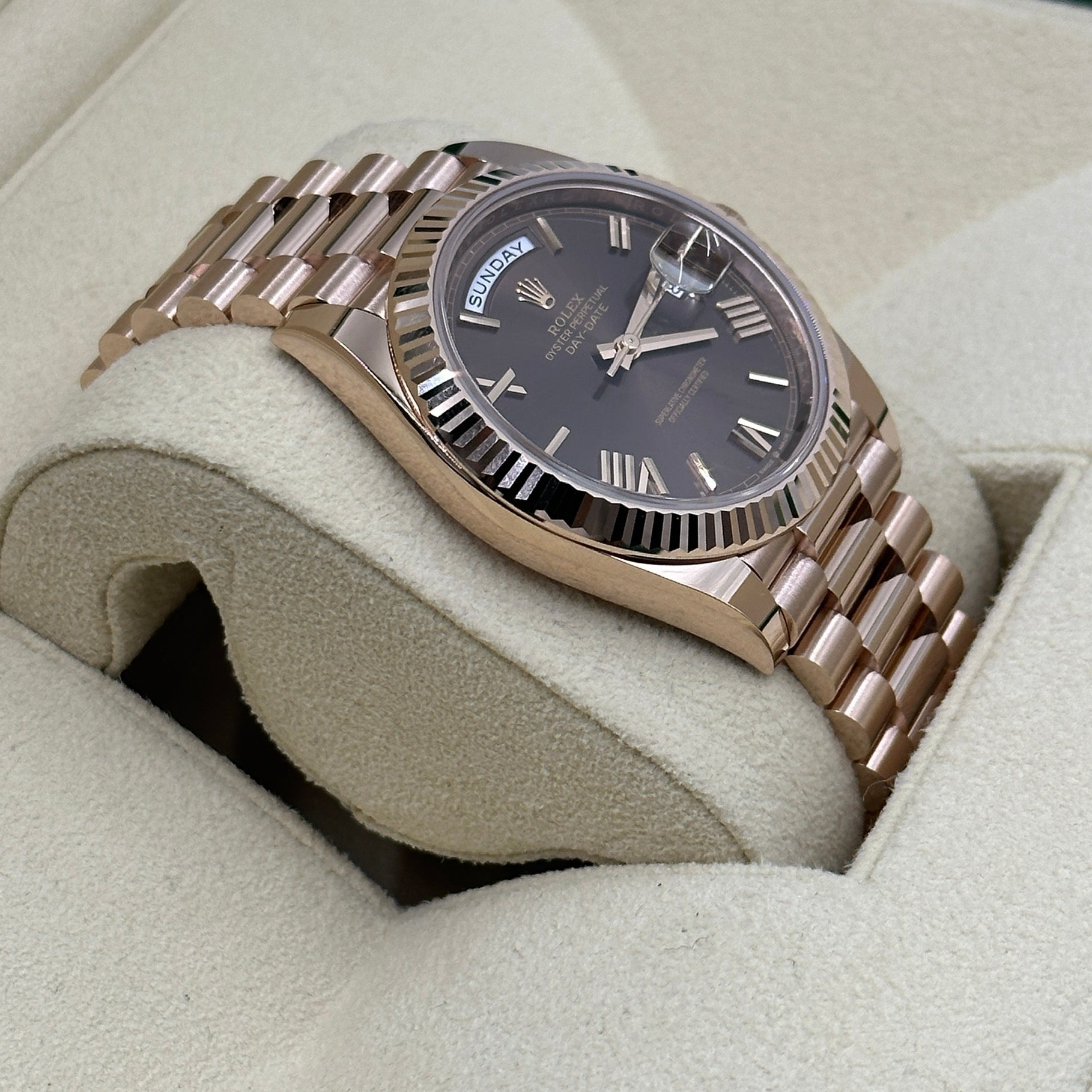 Rolex Day-Date 40 228235 CHOC ROMAN