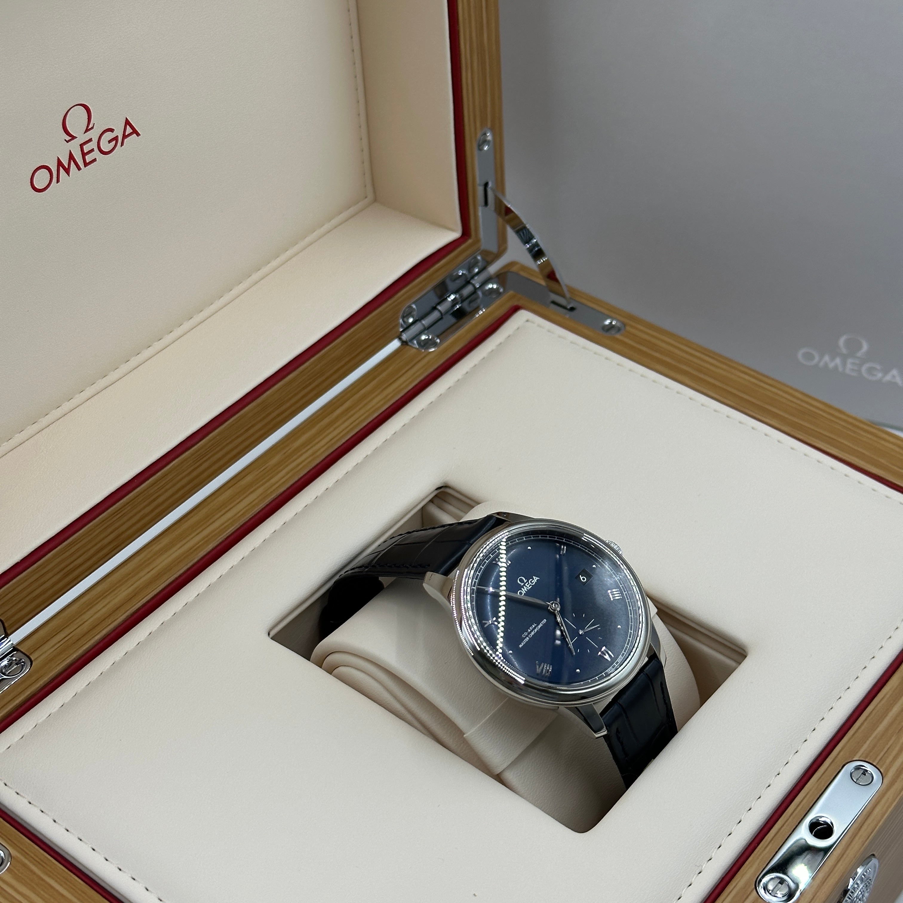 Omega 434.13.41.20.03.001 De Ville Small Seconds Master Chronometer