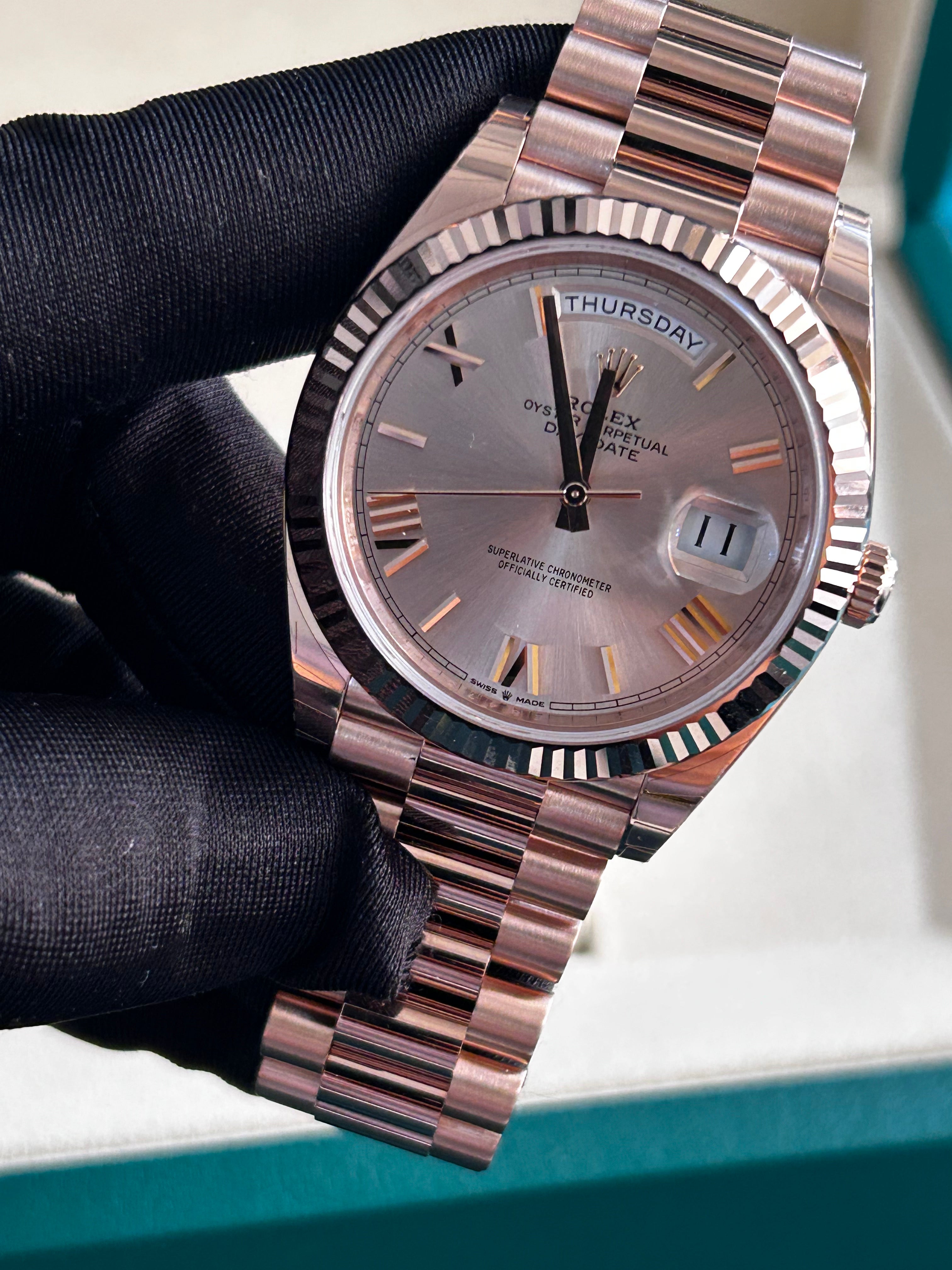 Rolex Day-Date 40 228235 SUNDUST ROMAN