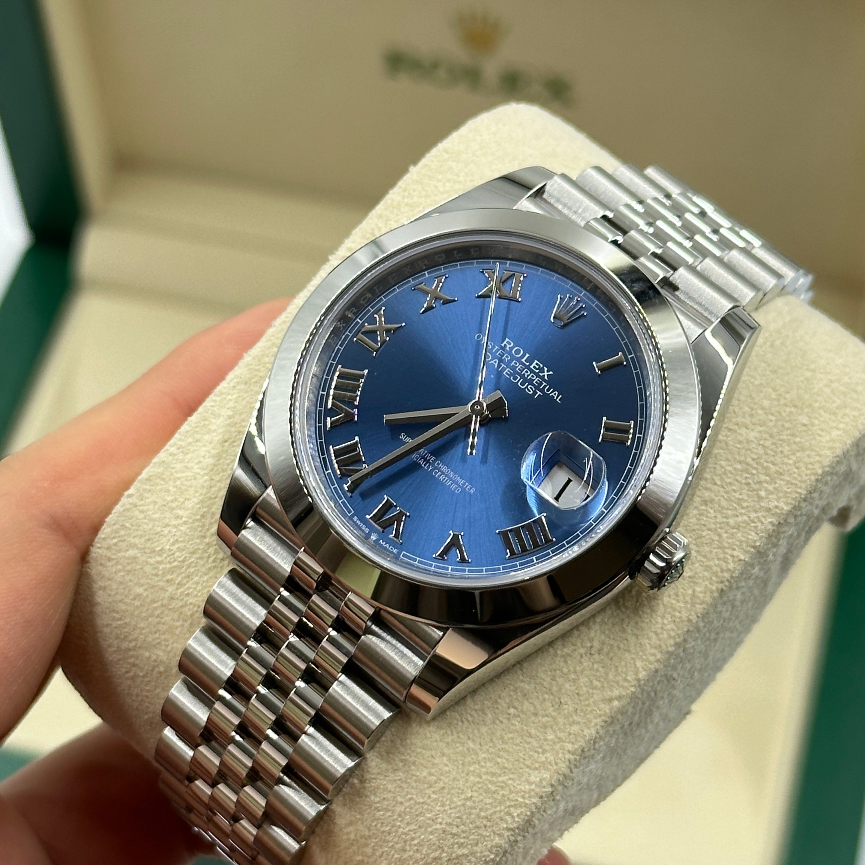 Rolex Datejust 41 126300 Blue Roman Jubilee 2025