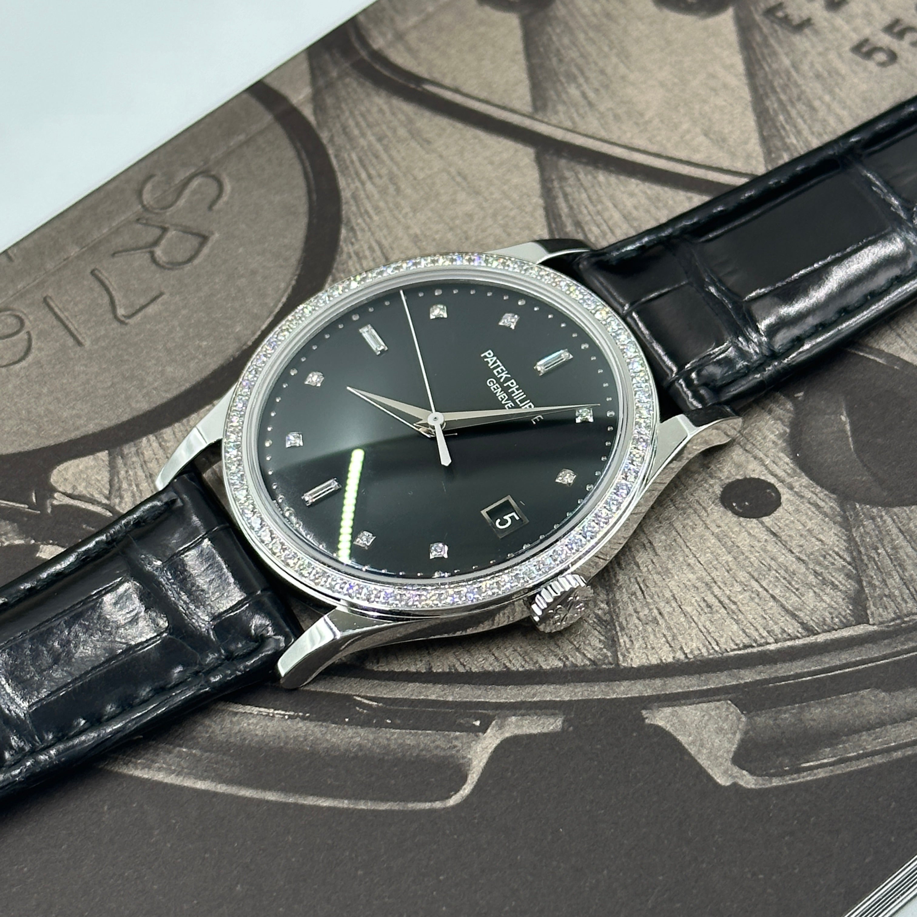 Patek Philippe Calatrava 5297G‑001 Diamantlünette Weißgold 38 mm