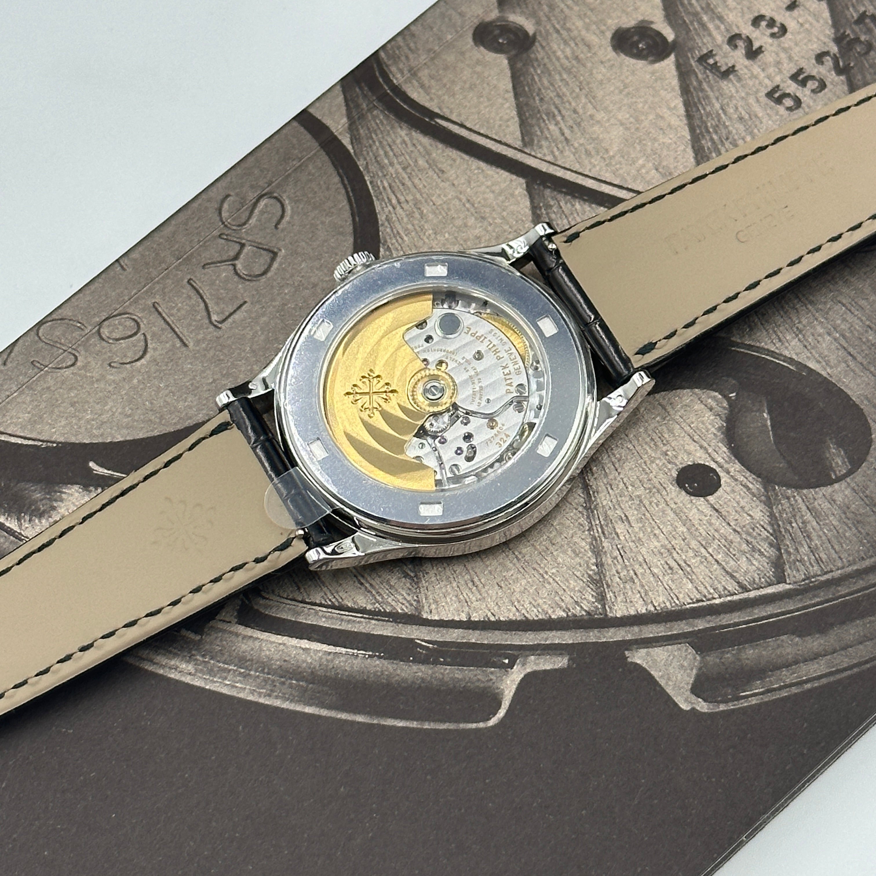 Patek Philippe Calatrava 5297G‑001 Diamantlünette Weißgold 38 mm