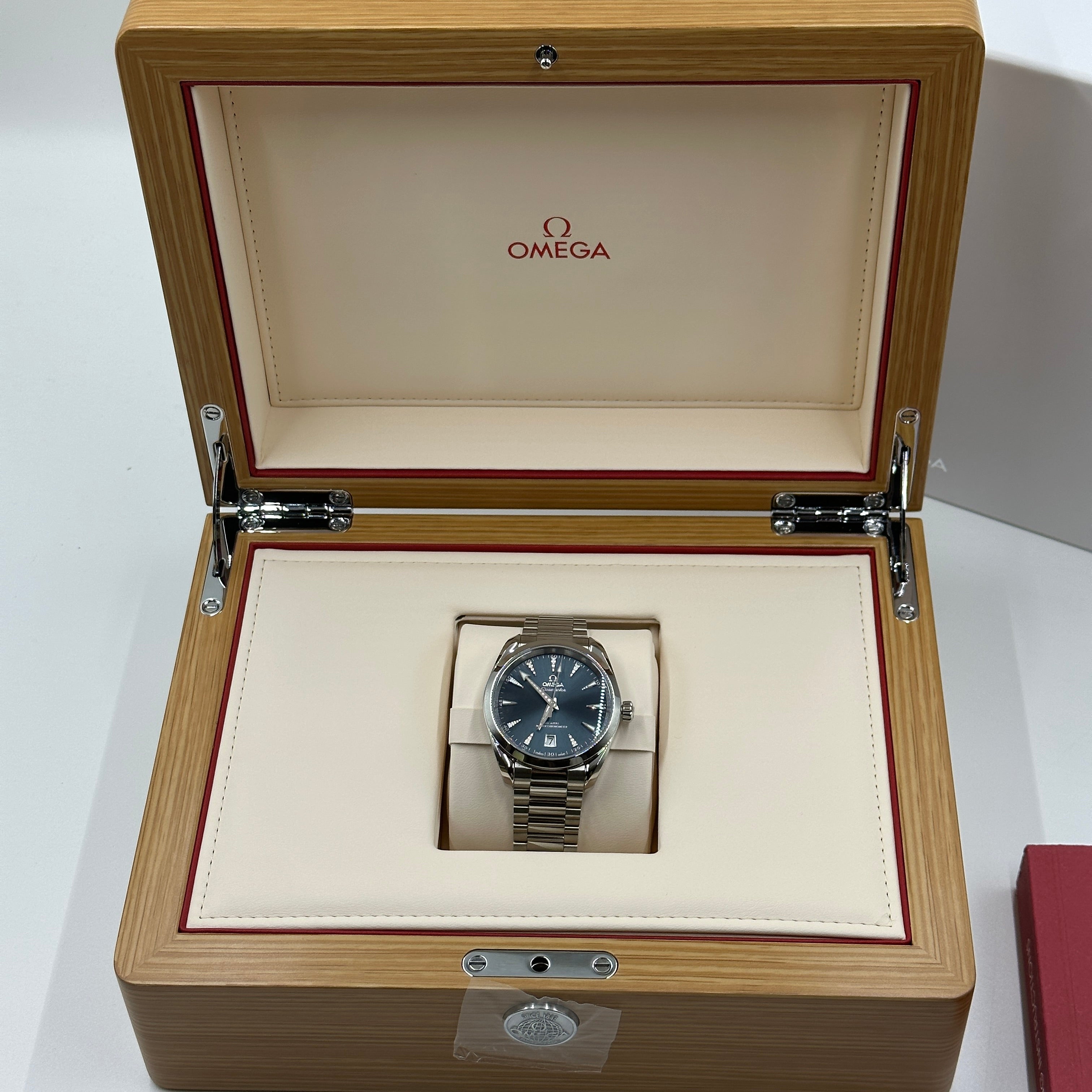 Omega Seamaster Aqua Terra Shades 220.10.38.20.03.003