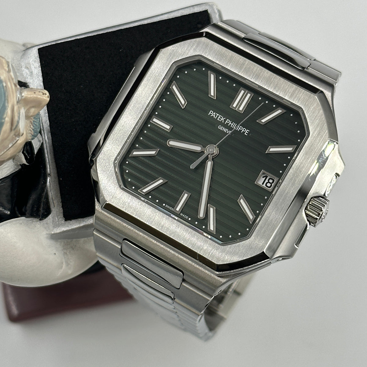Patek Philippe Cubitus 5821/1A-001 2025
