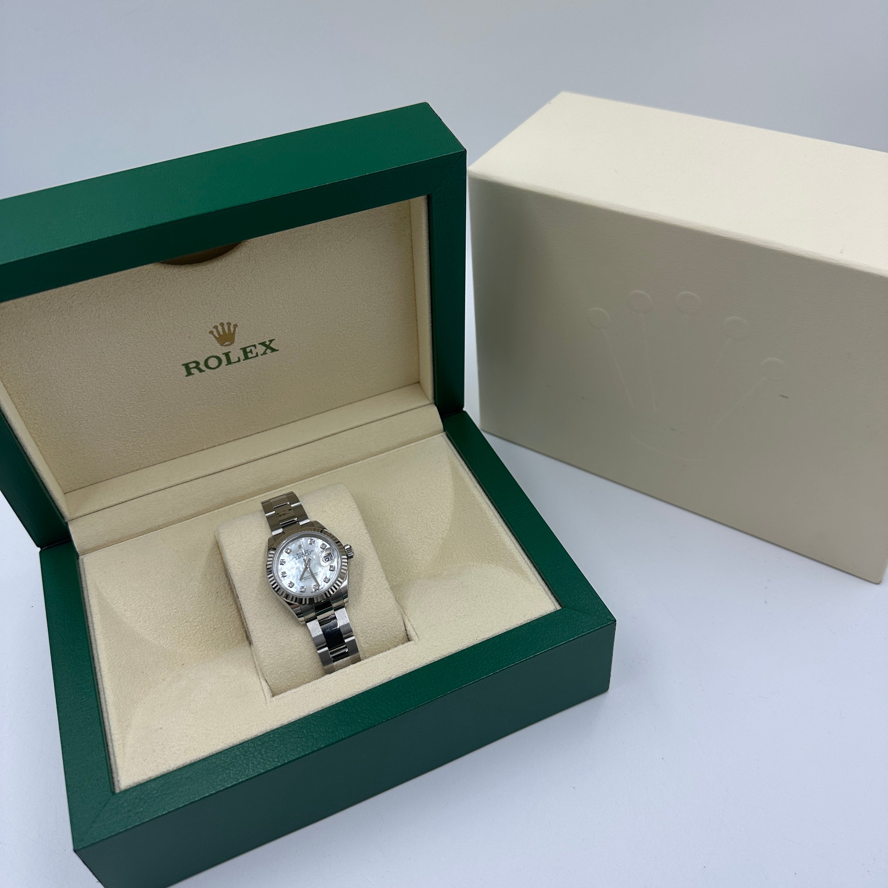 Rolex Lady-Datejust 279174NG White Oyster 2025