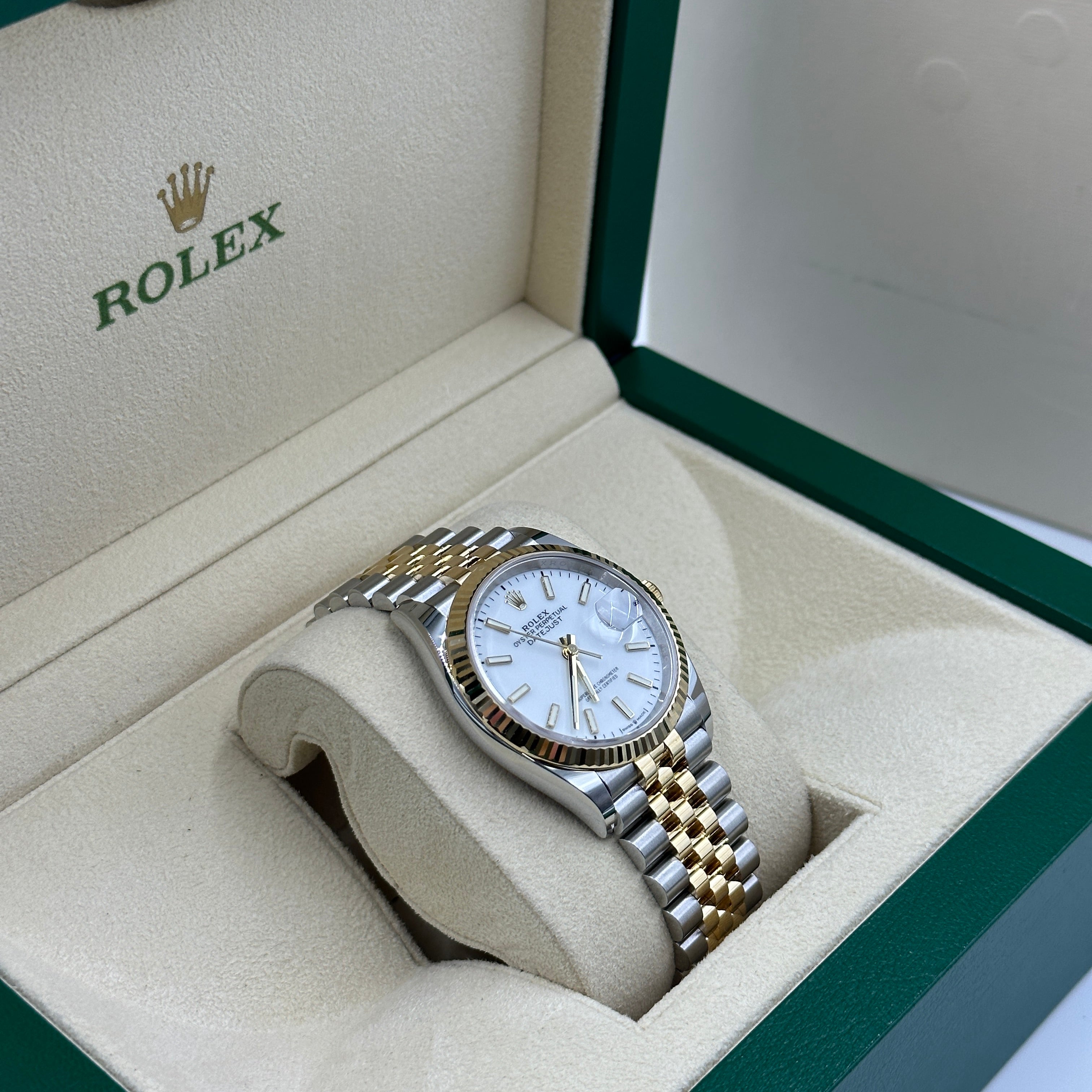 Rolex Datejust 36 126233-0019 White Index Dial Jubilee 2025