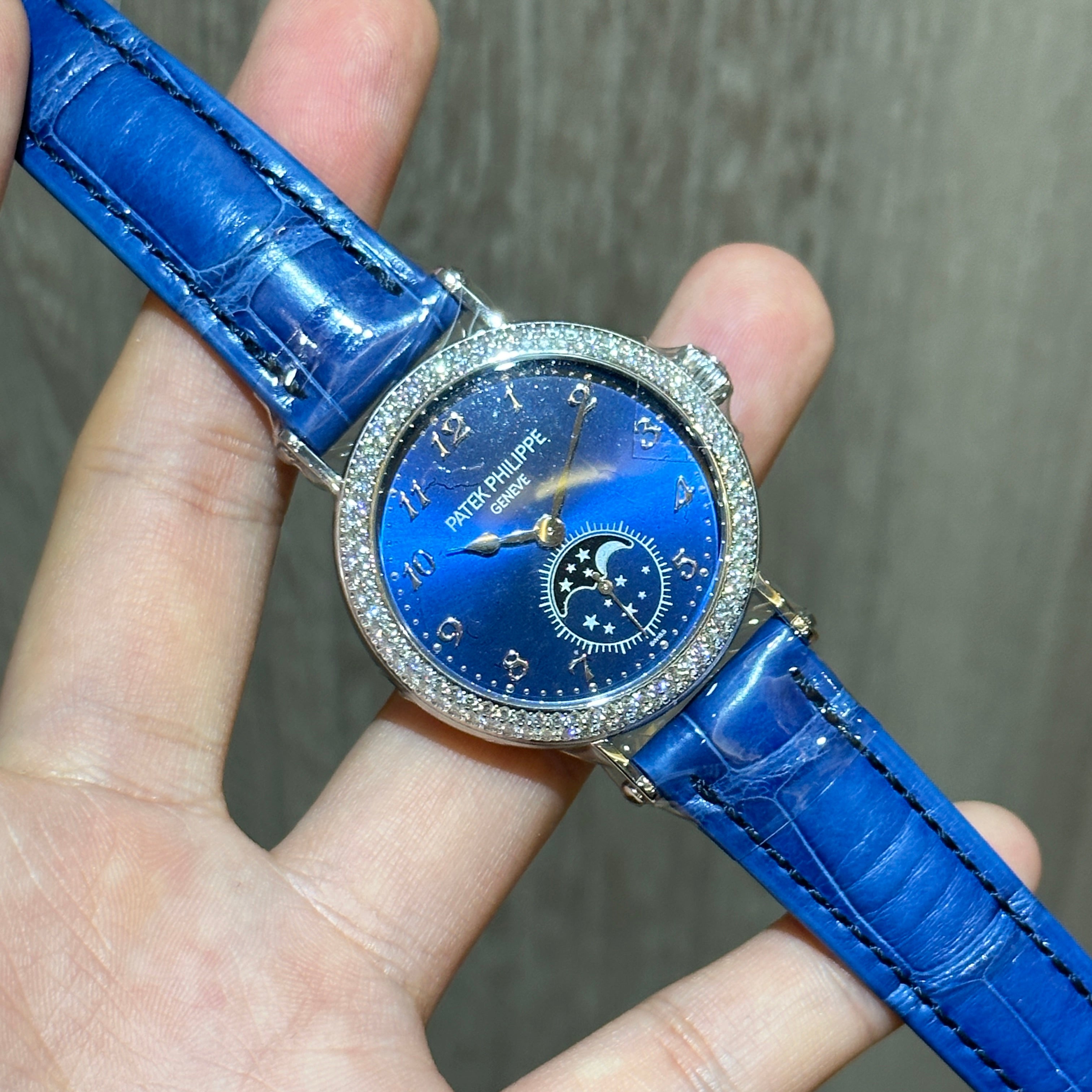 Patek Philippe Complications 7121/200G-001 2025