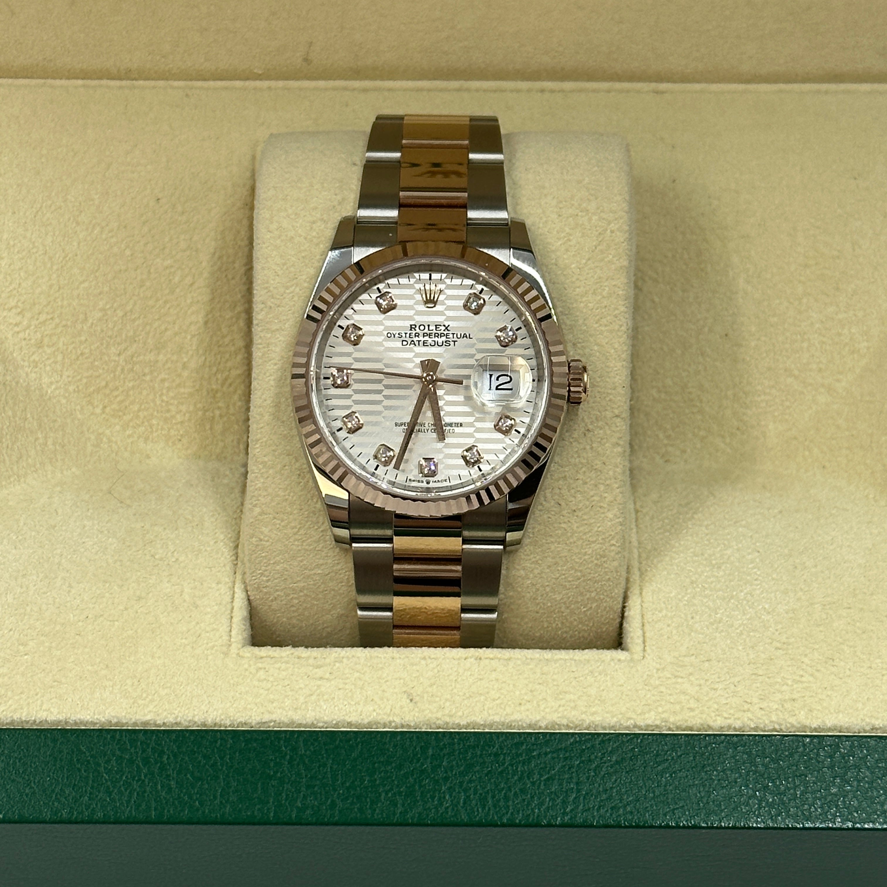 Rolex Datejust 36 126231G Silber geriffelte Oyster 2024
