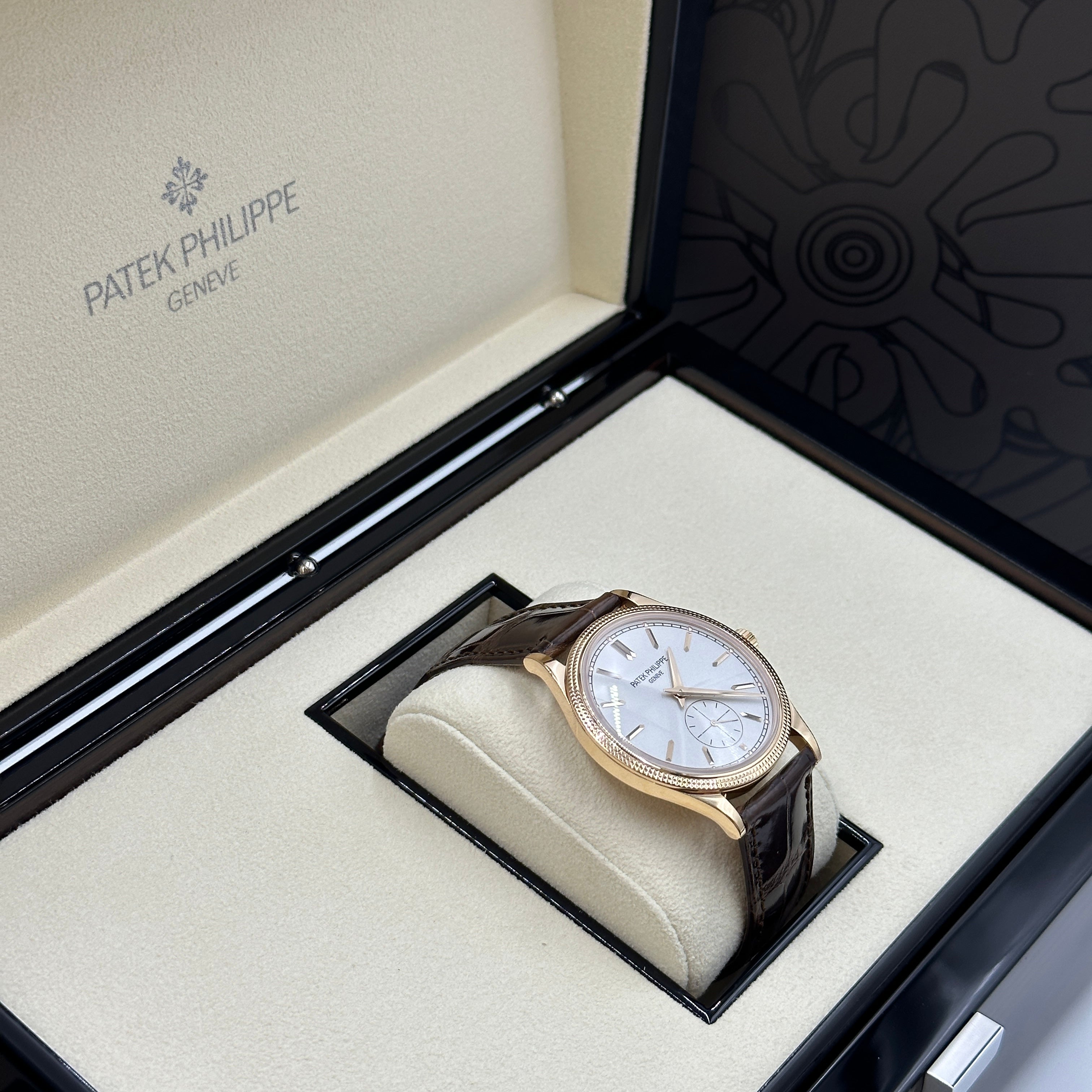 Patek Philippe Calatrava 6119R-001 Roségold 39 mm Clous-de-Paris