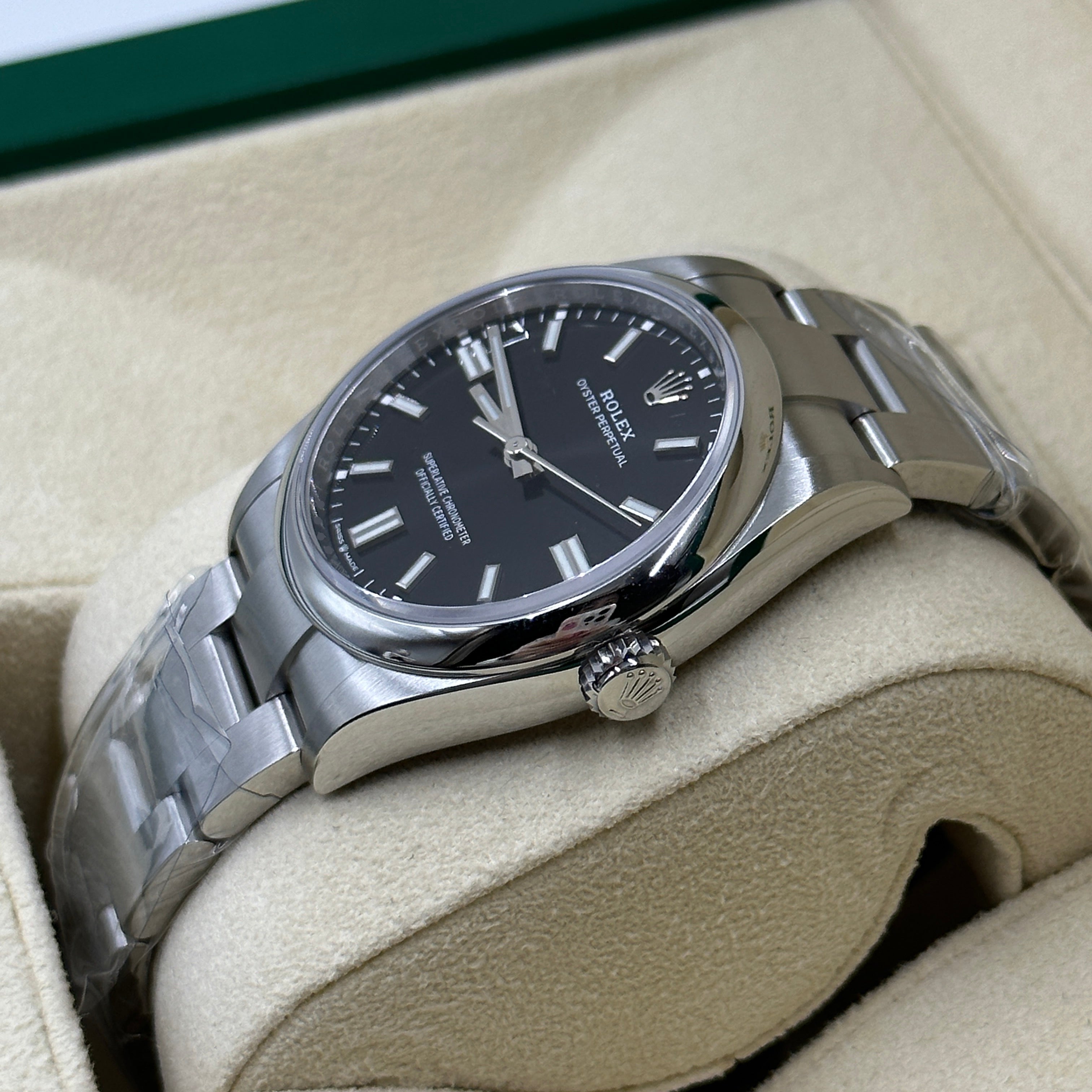 Rolex Oyster Perpetual 36 126000 Black Index 2025