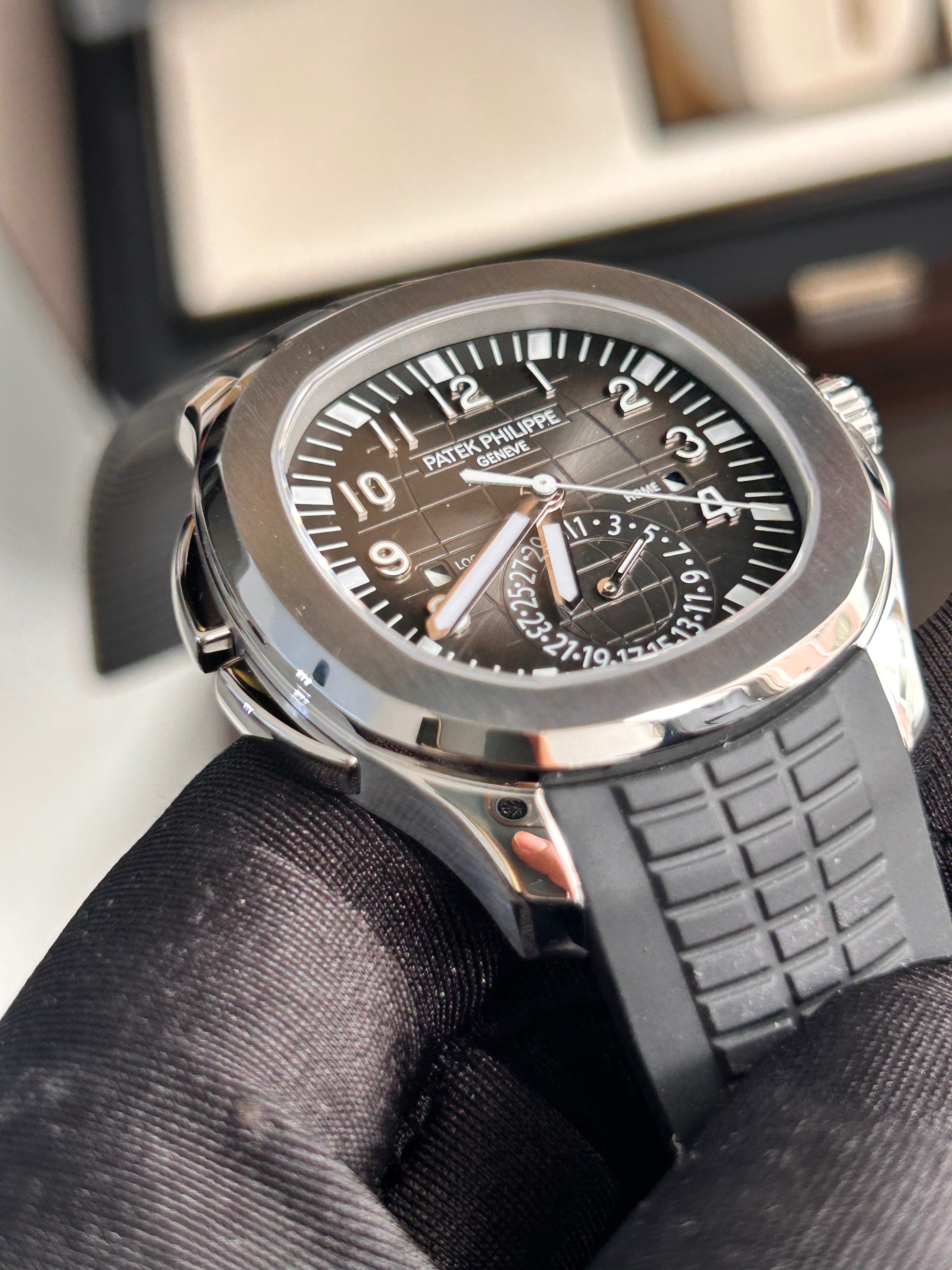 Patek Philippe Aquanaut Travel Time 5164A-001