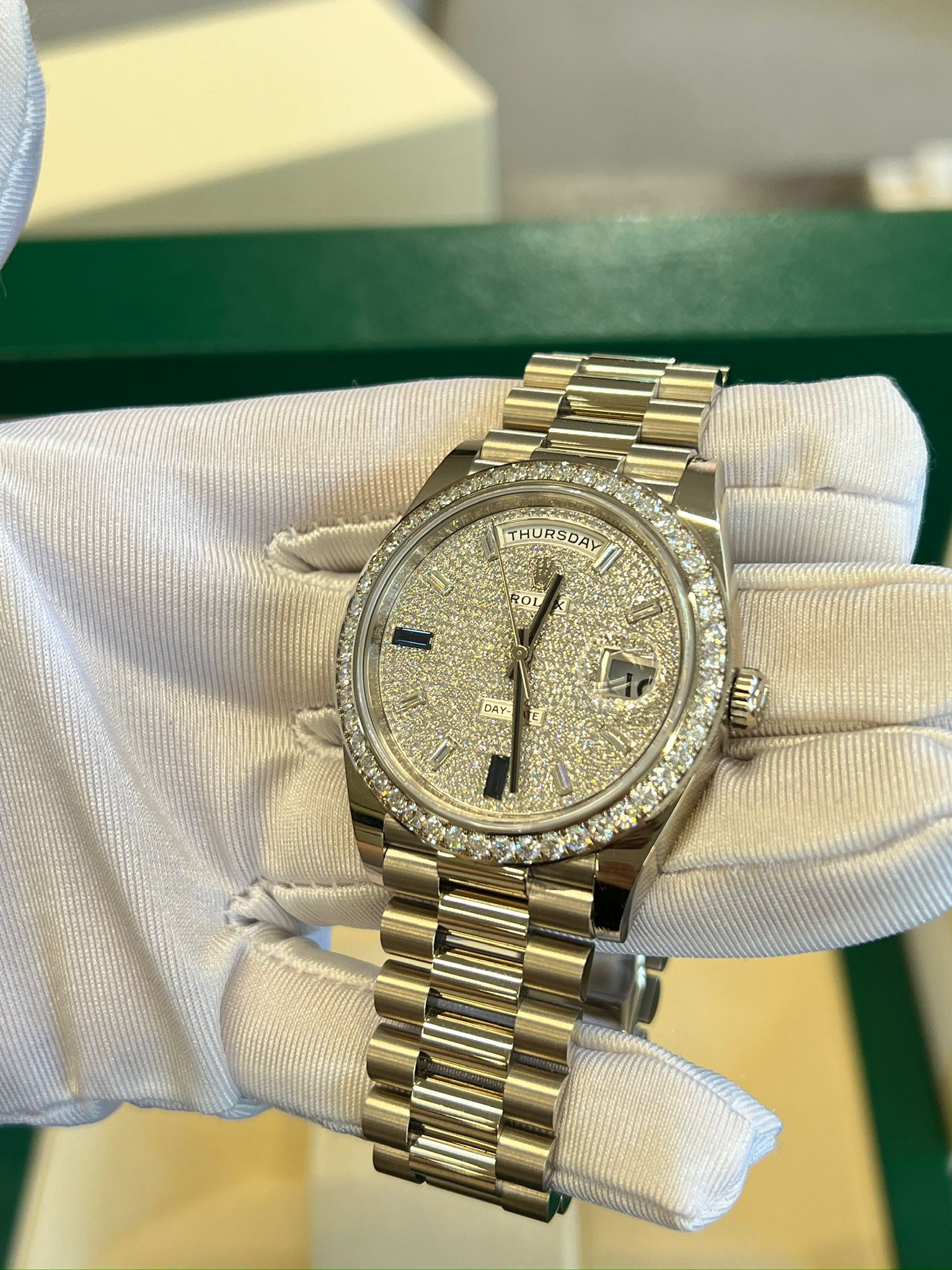 Rolex Day-Date 40 228349RBR PAVE