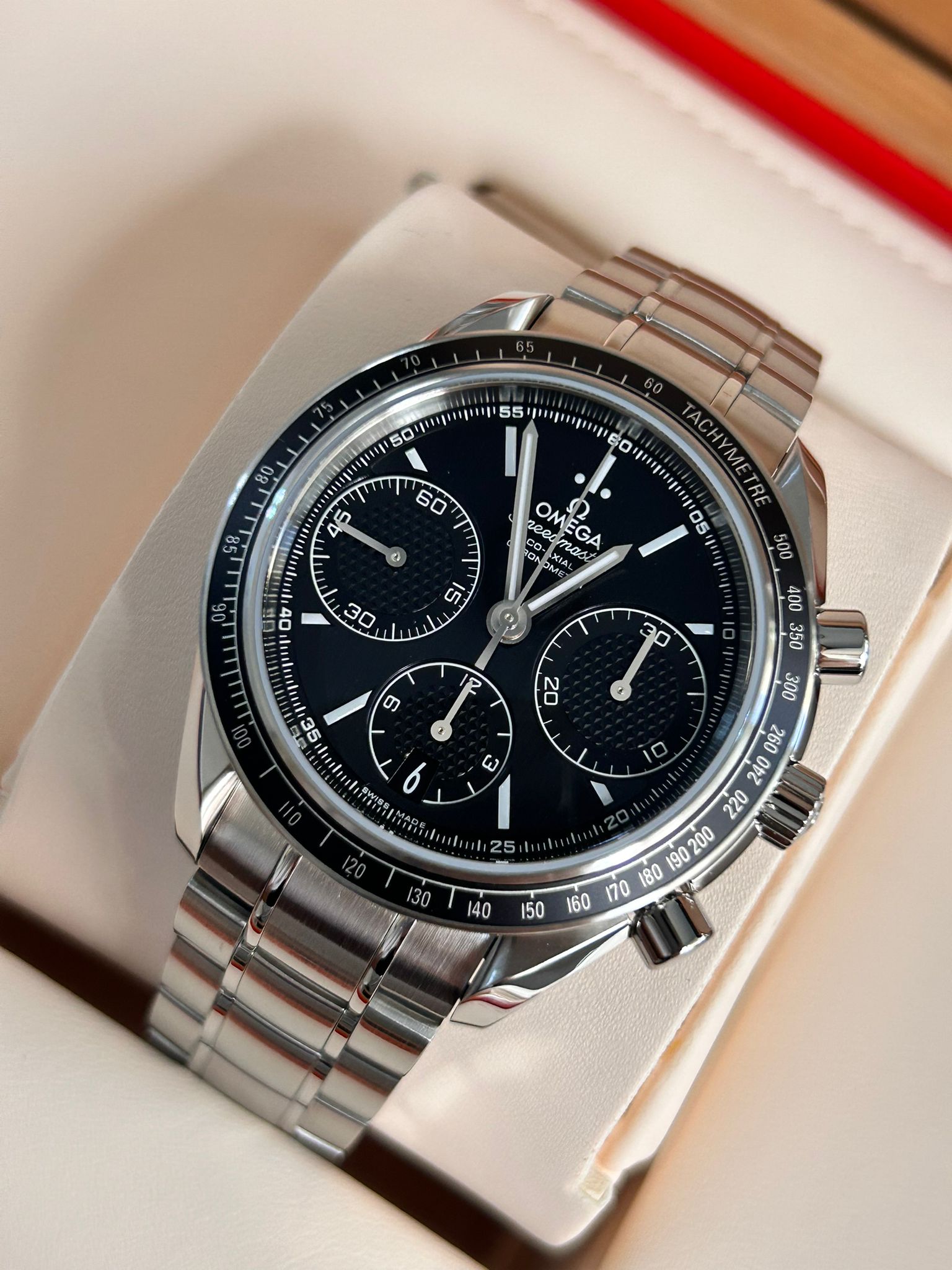 Omega Speedmaster Racing 326.30.40.50.01.001