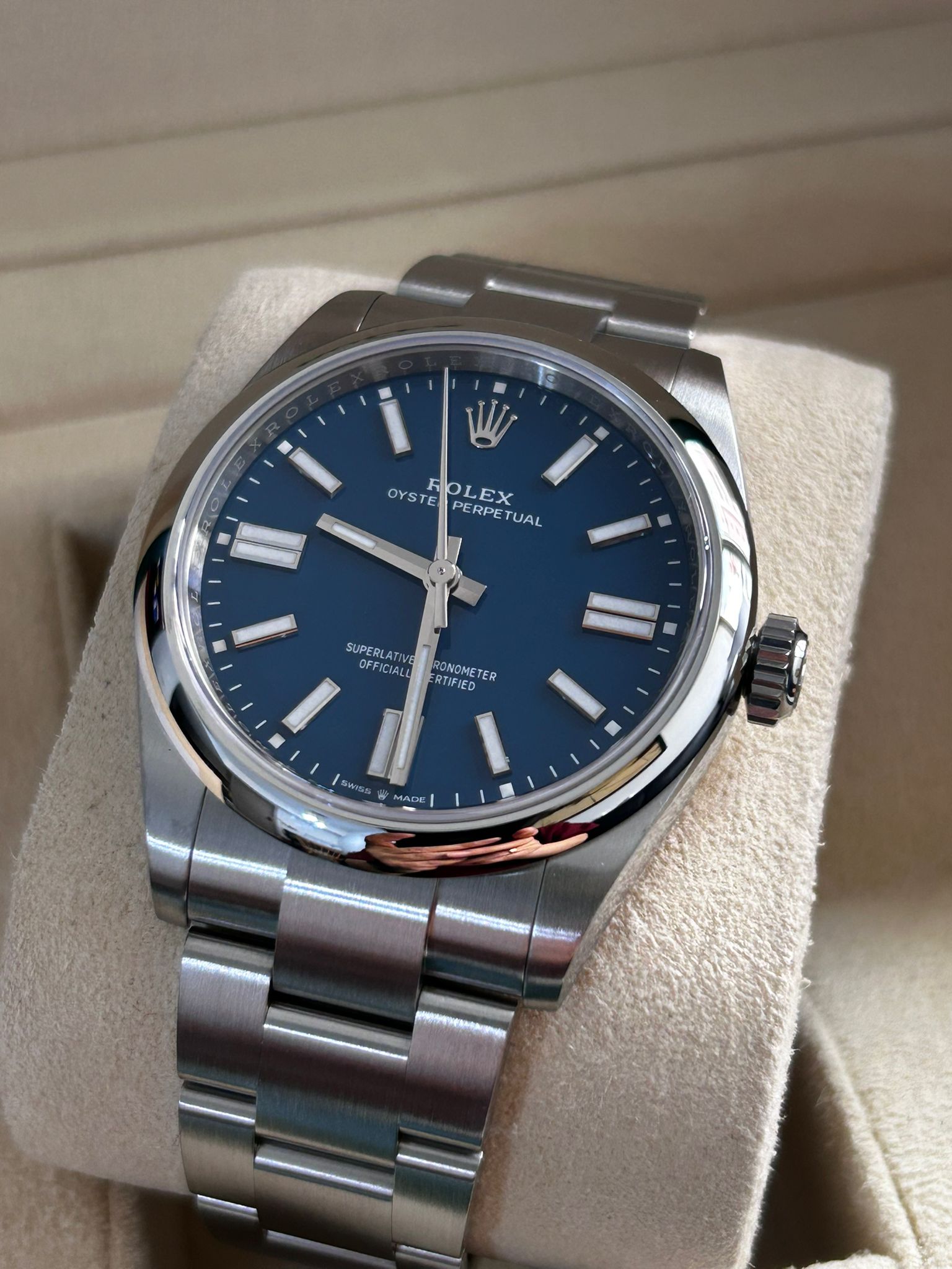 Rolex Oyster Perpetual 41 134300-0009 NEW BLUE