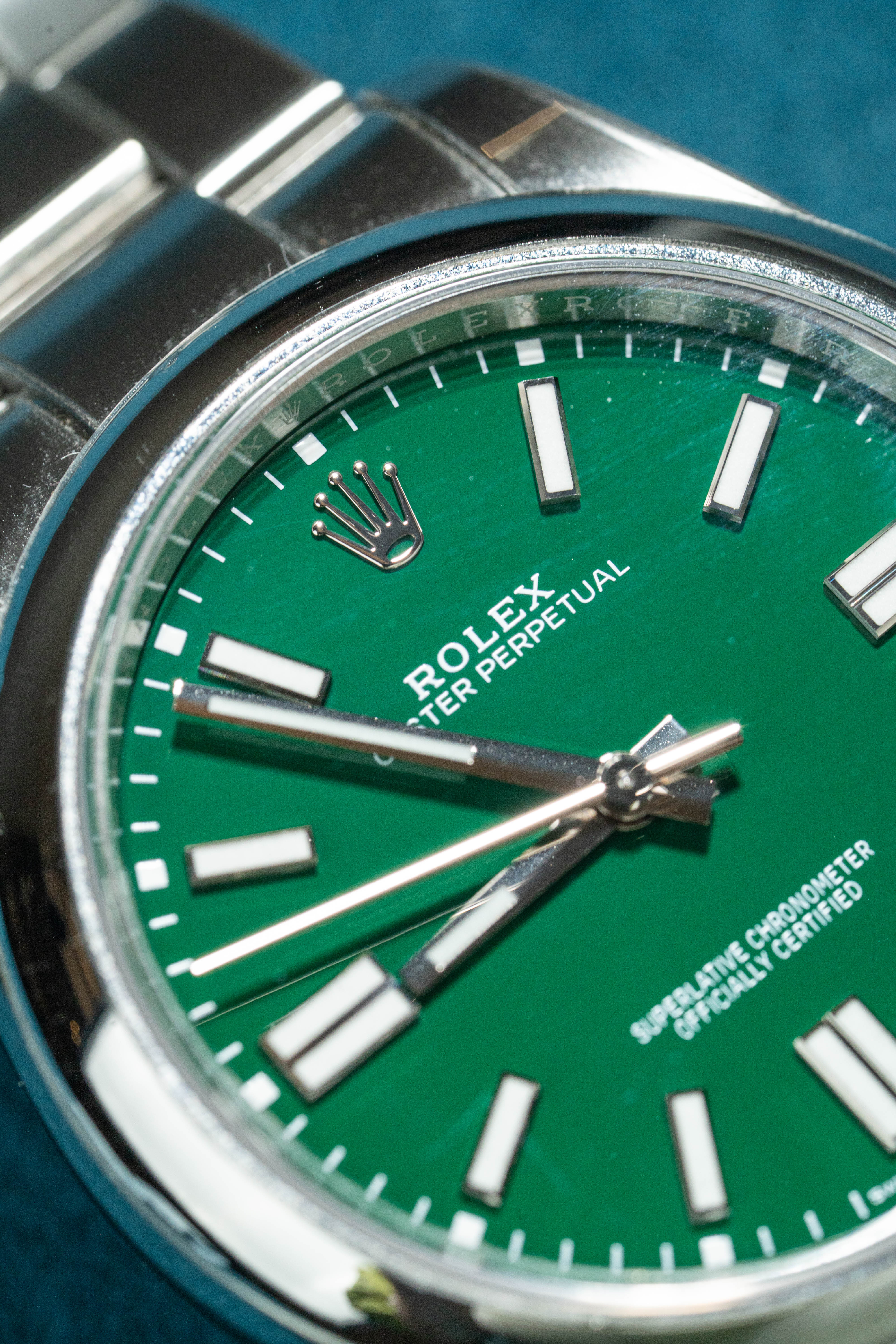 Rolex Oyster Perpetual 41 124300 Green 2024 Full Set