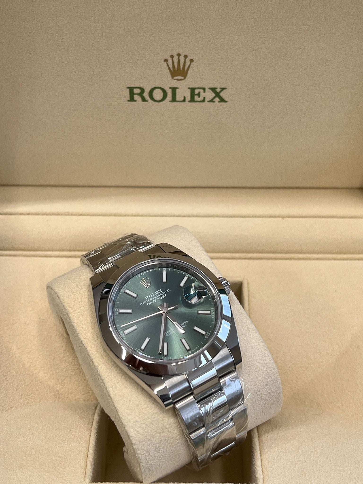 Rolex Datejust 41 126300 Green Index Oyster 2026