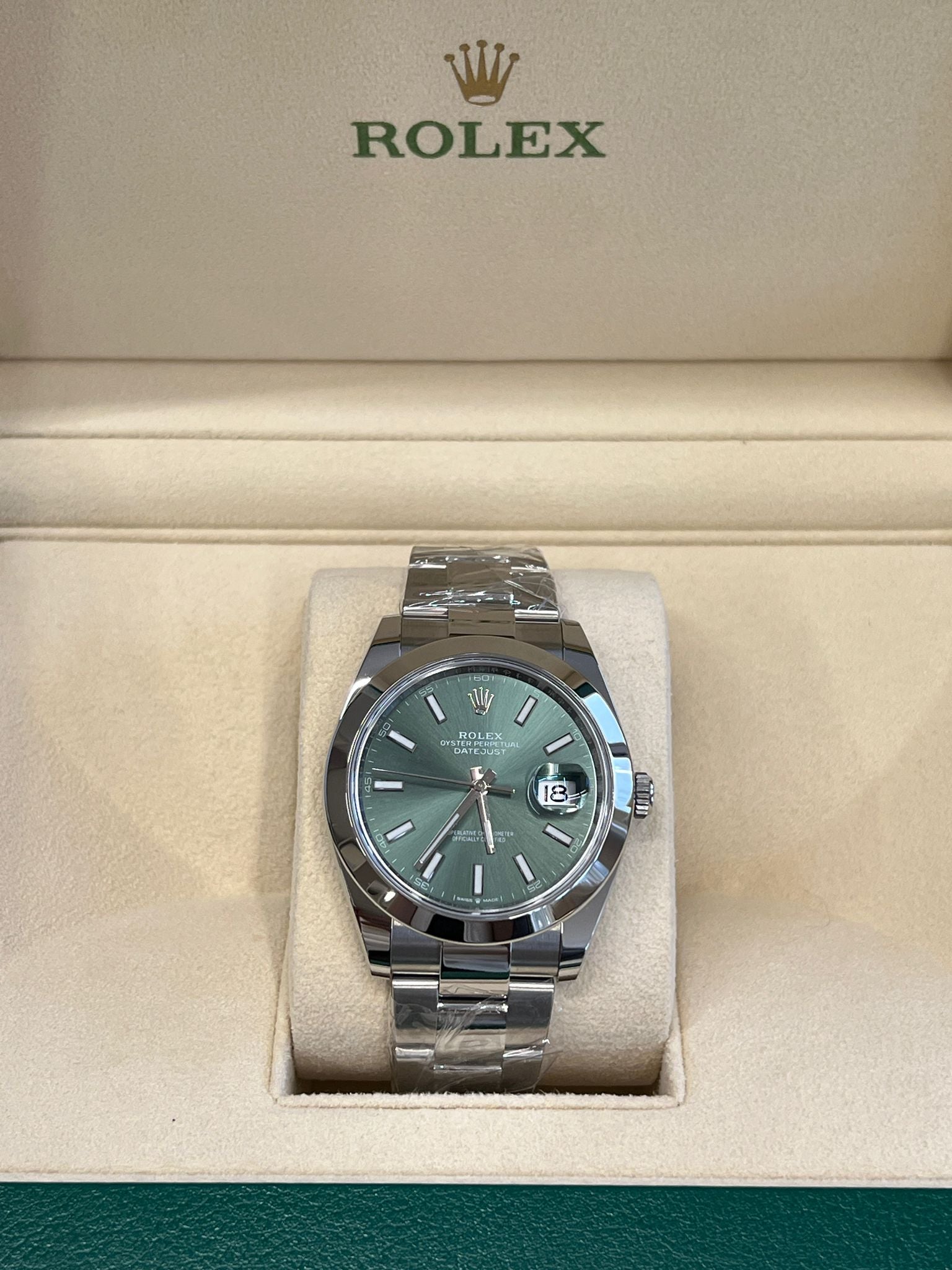Rolex 126300 GREEN INDEX OYS