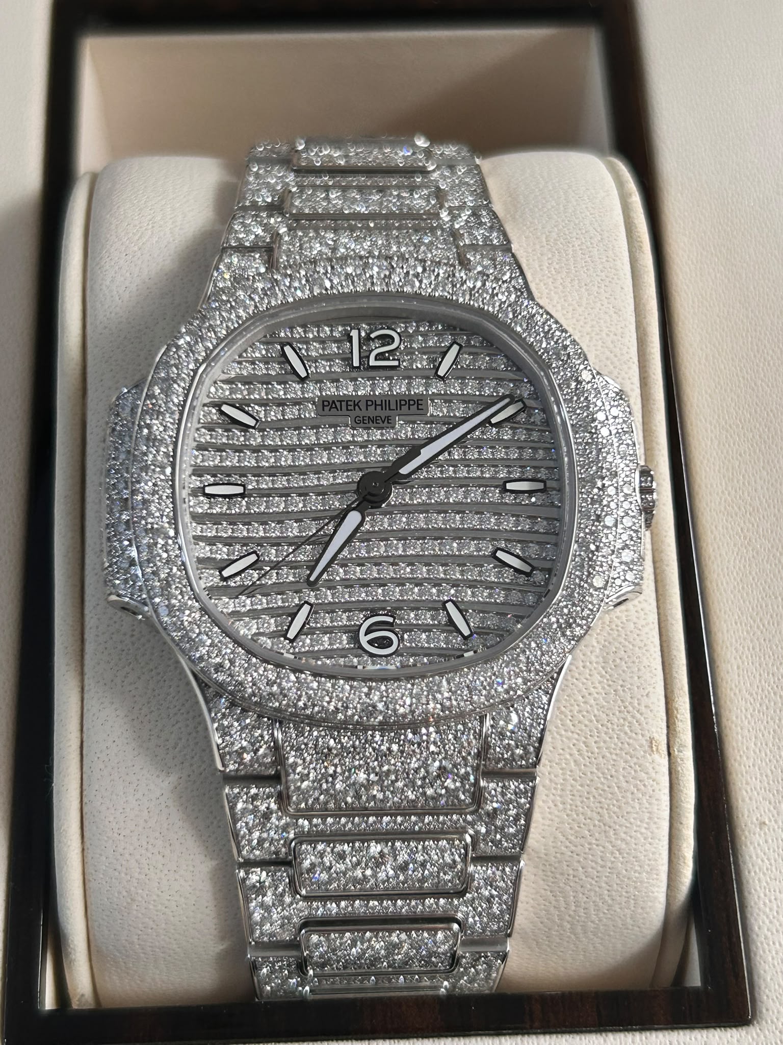 Patek Philippe Nautilus 7118/1450G-001 2025
