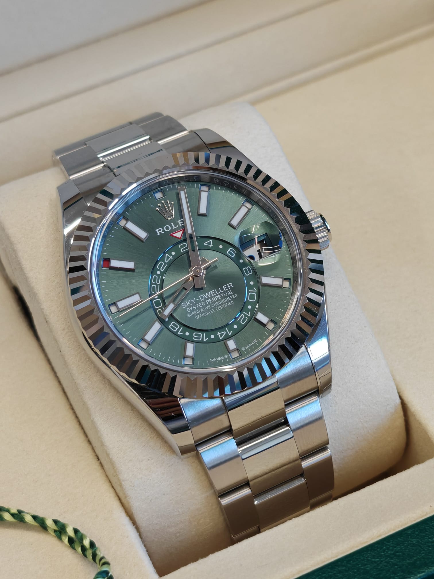 Rolex Sky-Dweller 336934 Green Oyster