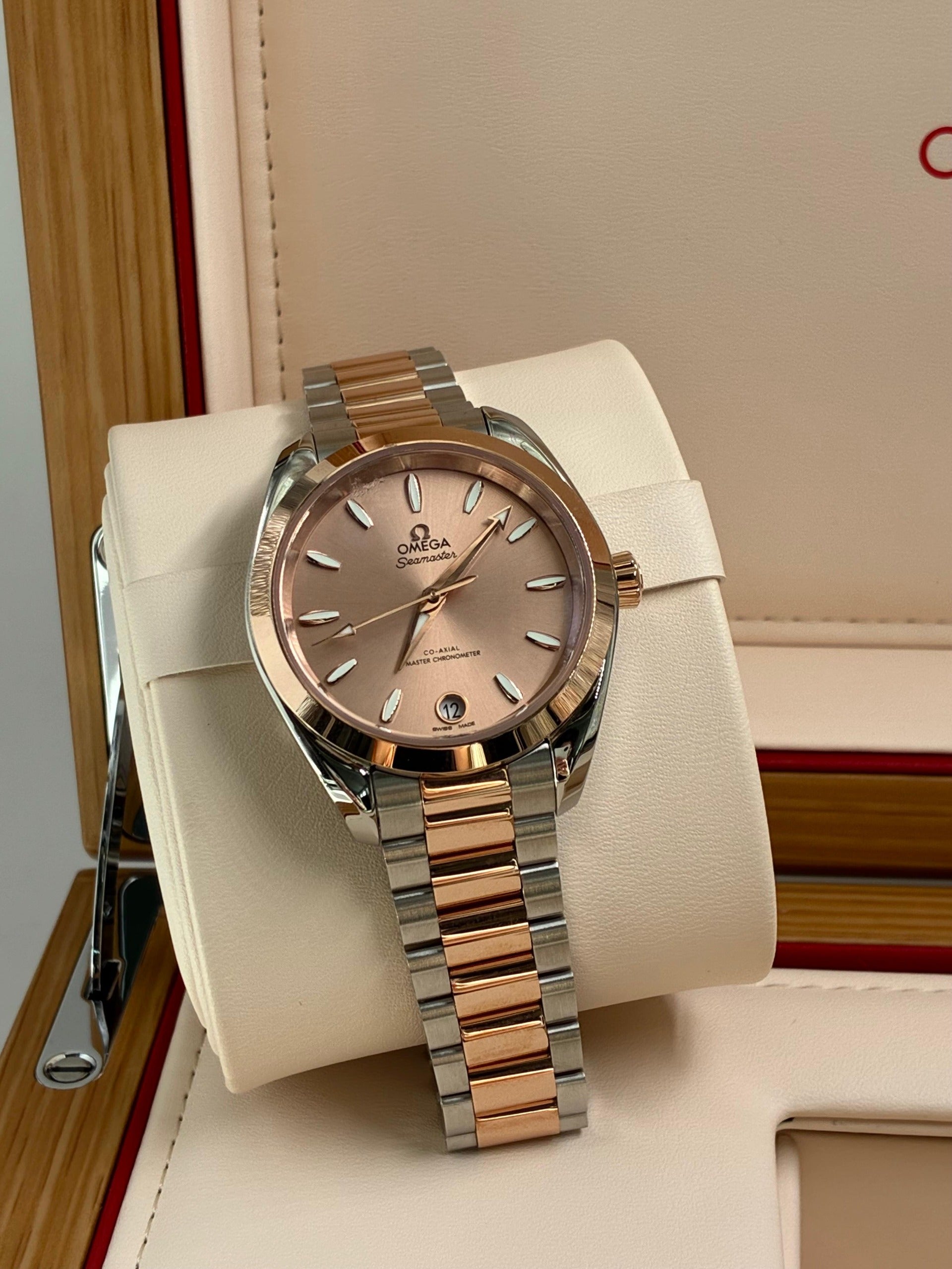 Omega Sedna™ gold - 220.20.34.20.10.001