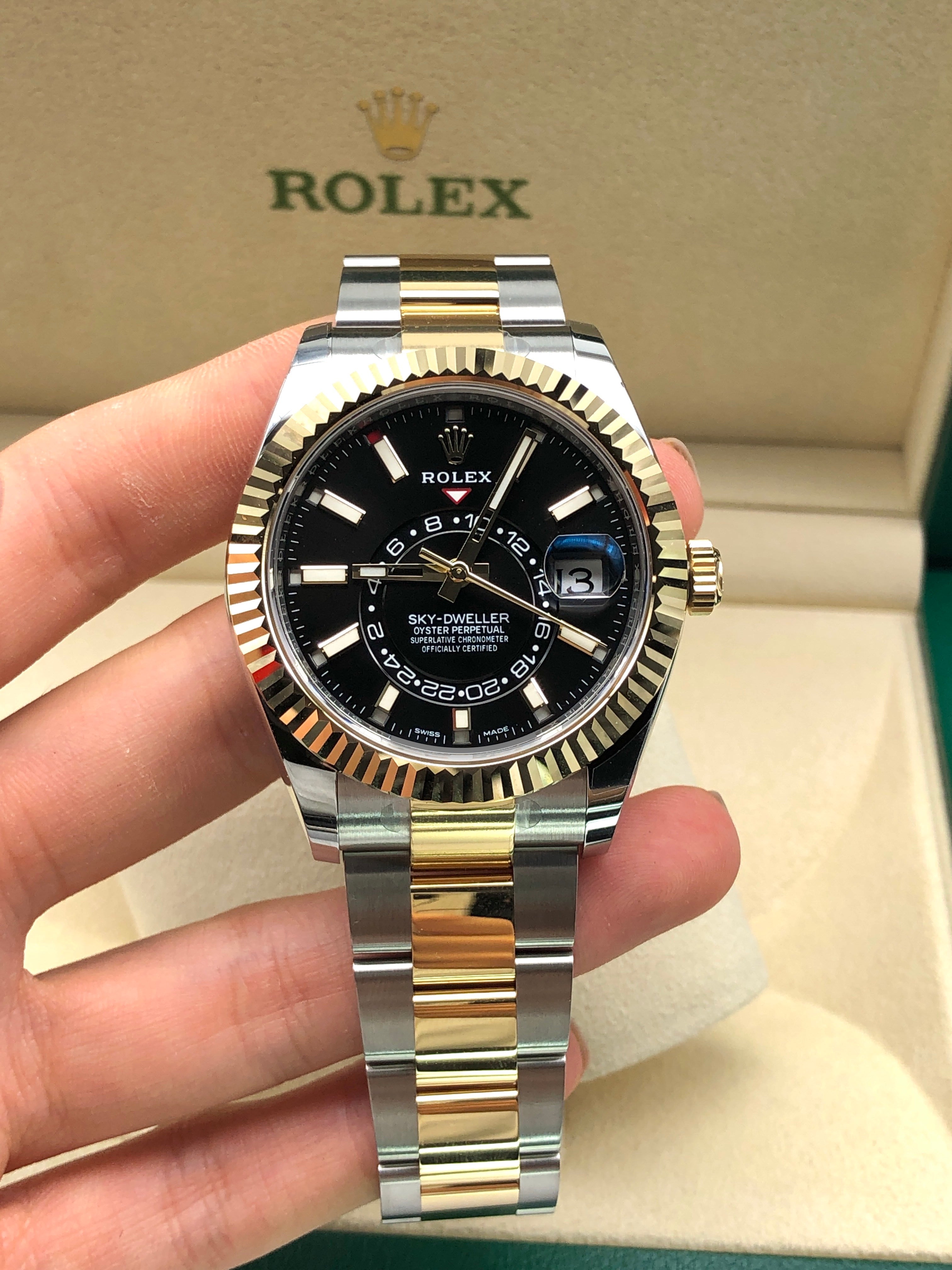 Rolex Sky-Dweller 42 mm 326933 Schwarze Auster 2021