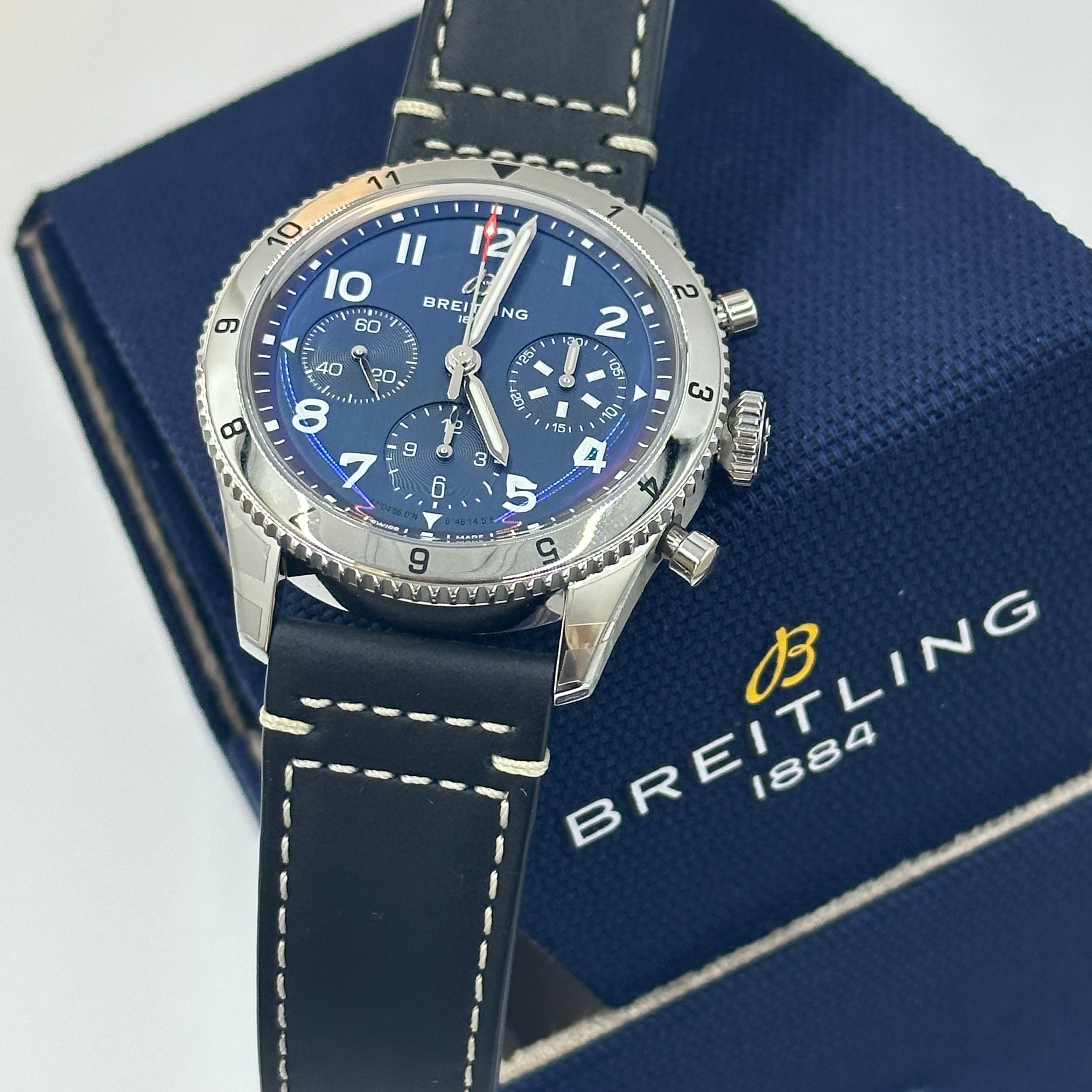 Breitling Classic AVI 42 mm Chronograph 42 Tribut an Vought F4U Corsair A233801A1C1A1 2025