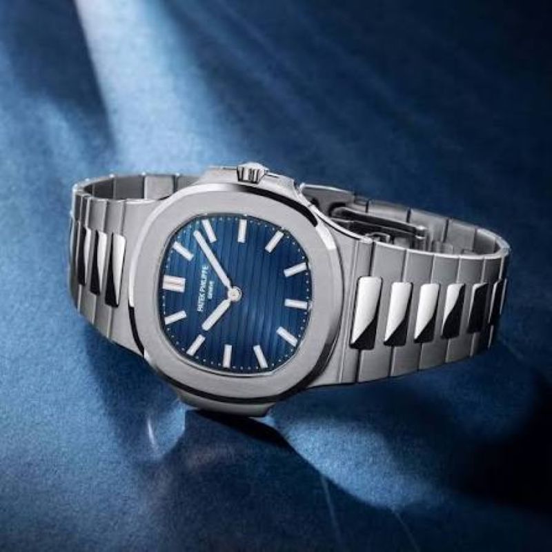 Patek Philippe Nautilus 5810/1G-001 2025
