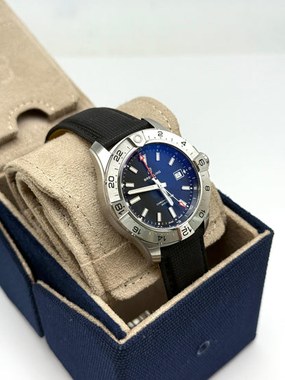 Breitling Avenger Automatic GMT 44  A32320101B1X1
