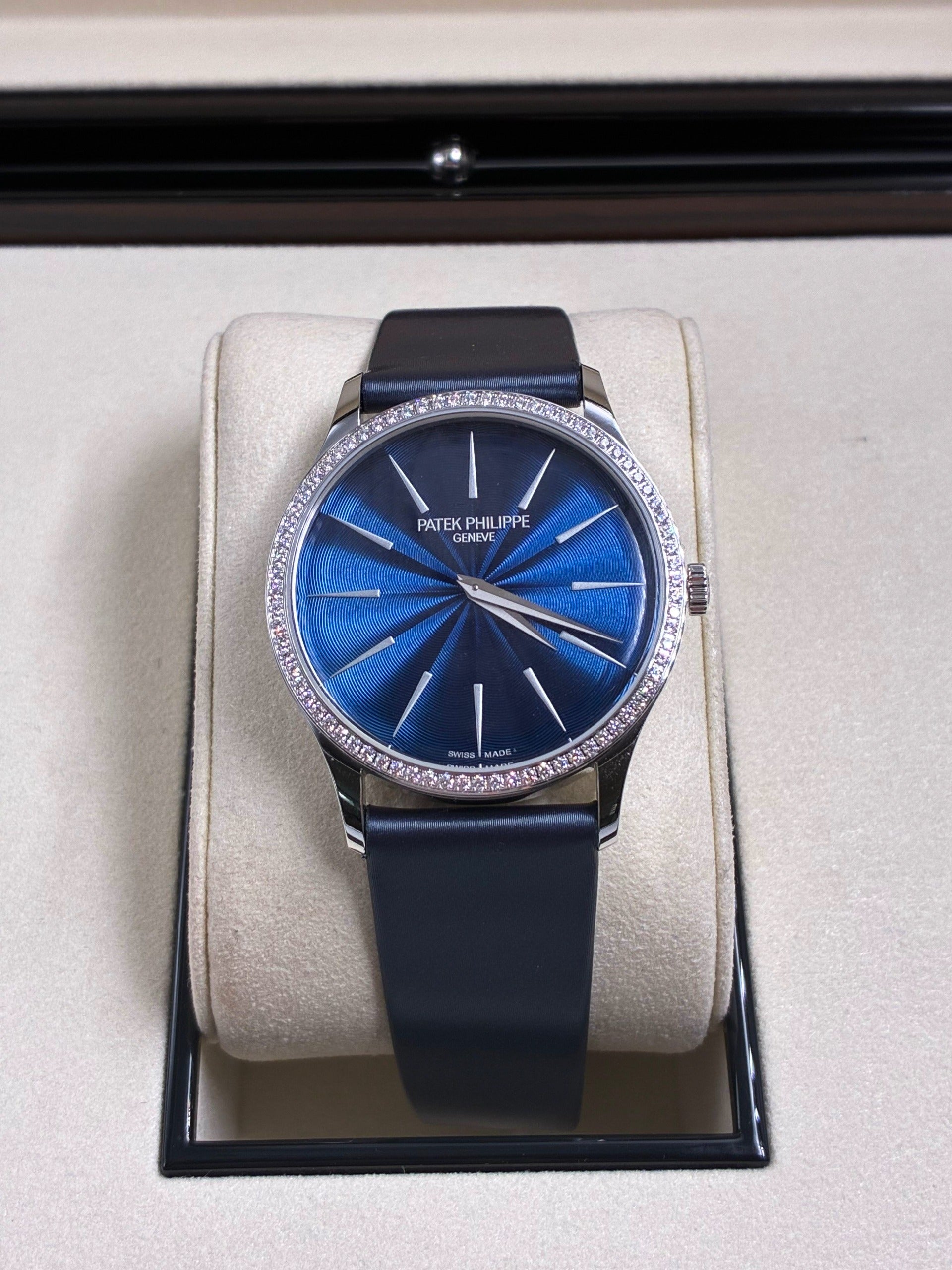 Patek Philippe Calatrava ref. 4997/200G-001 White Gold