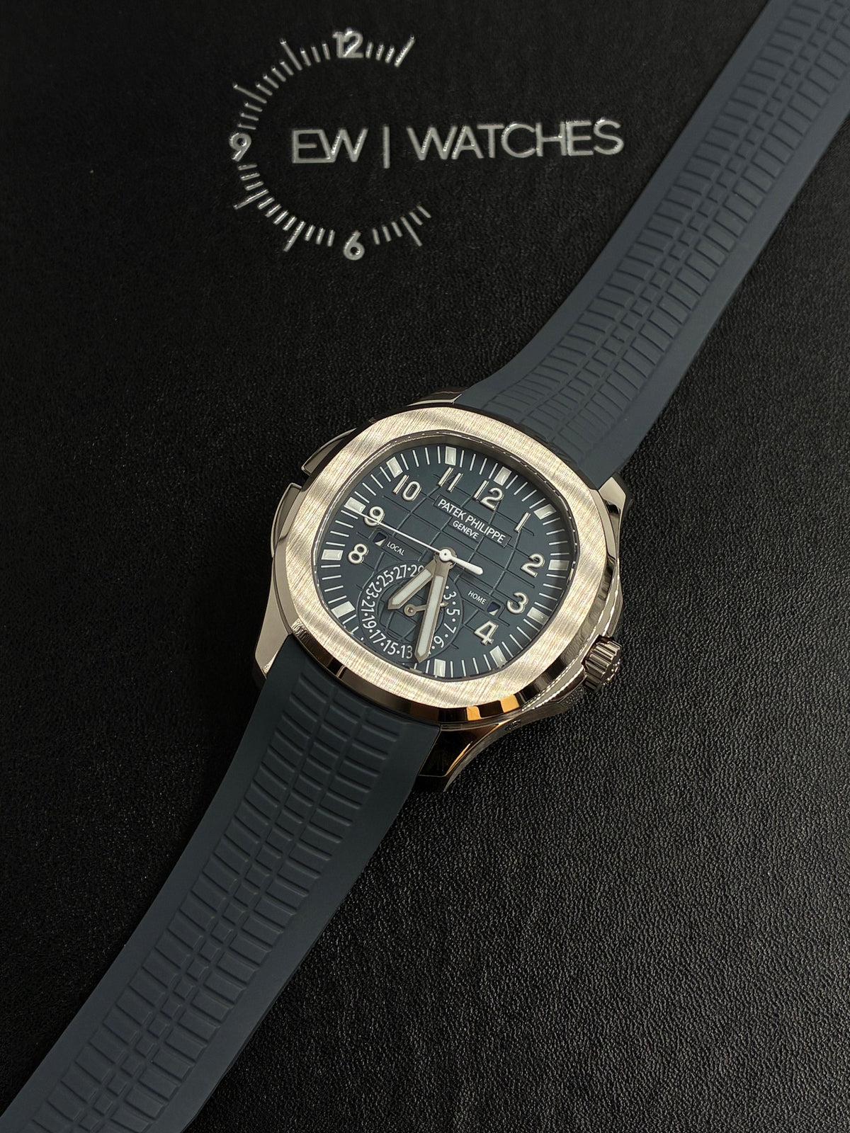 Patek Philippe Aquanaut 5164G-001  2025