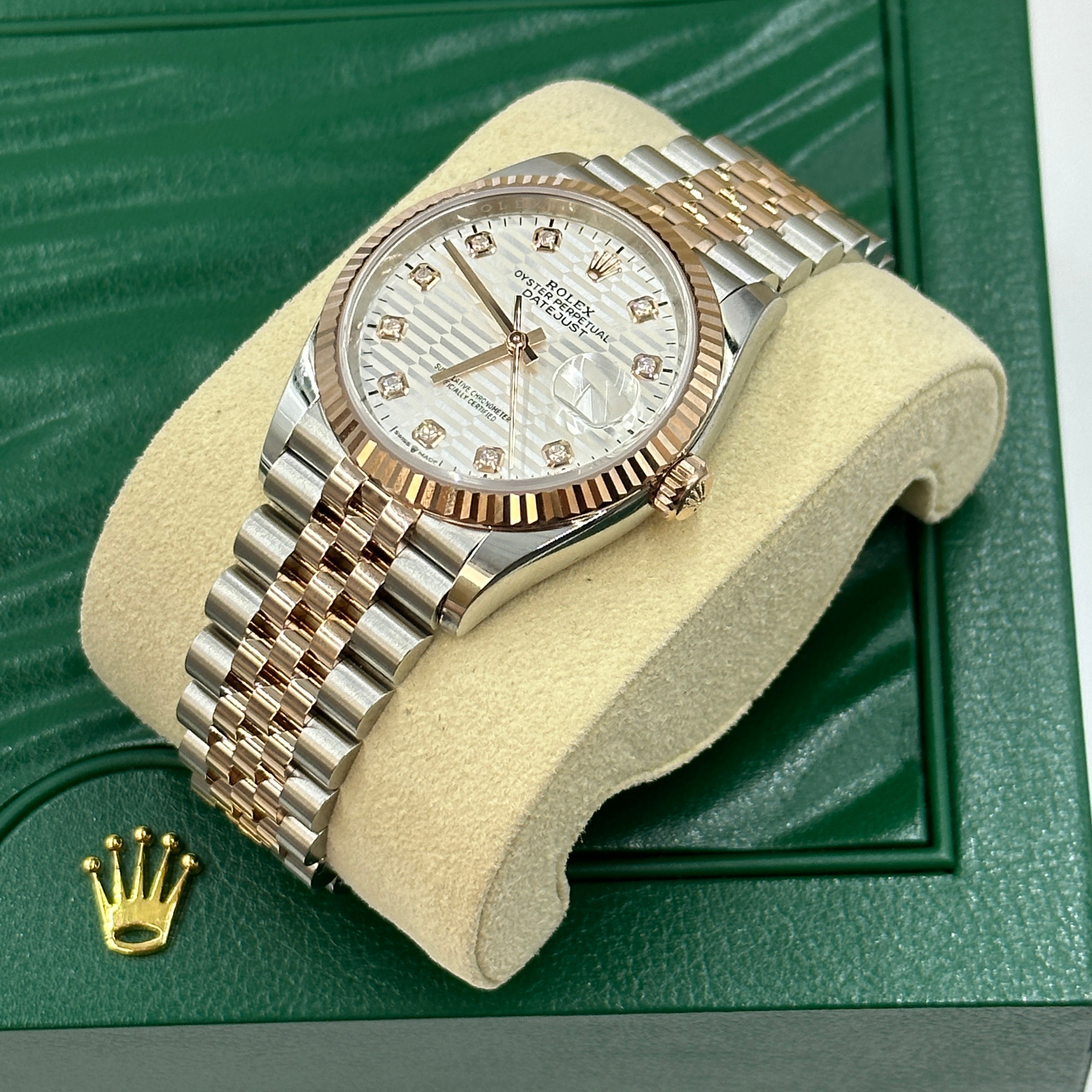 Rolex Datejust 36 126231G Silber geriffeltes Jubiläum 2024