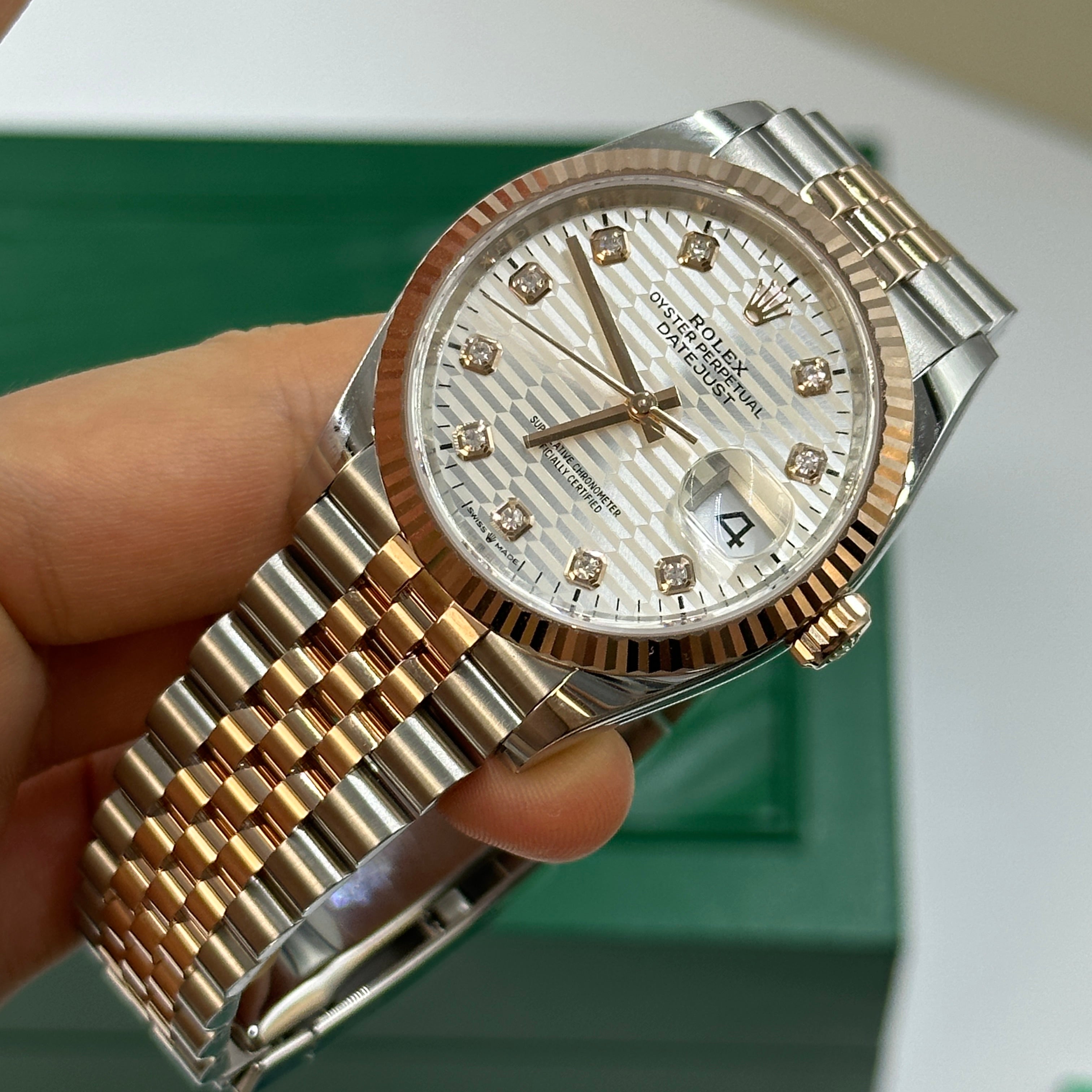 Rolex Datejust 36 126231G Silber geriffeltes Jubiläum 2024