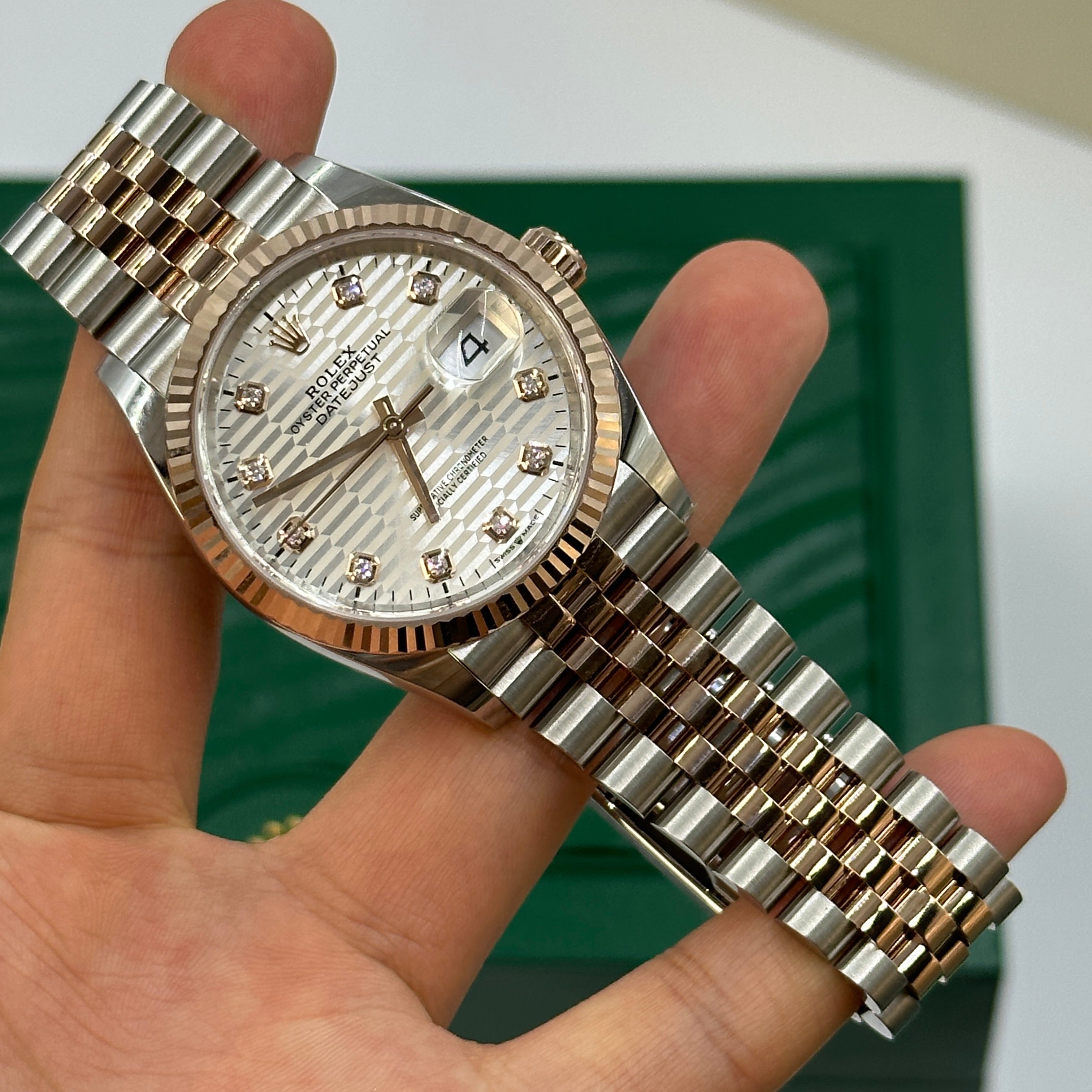 Rolex Datejust 36 126231G Silber geriffeltes Jubiläum 2024
